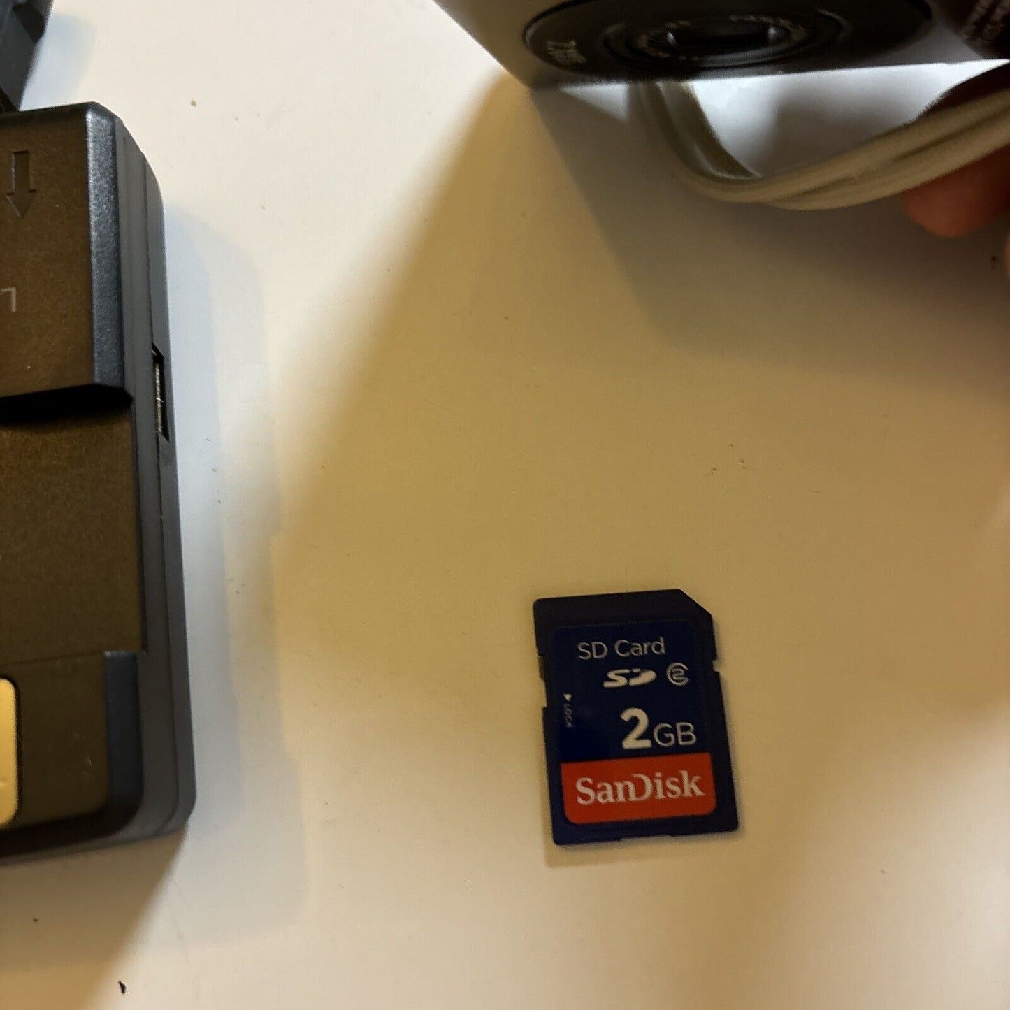 Canon PowerShot ELPH SD750 Digital Camera 7.1MP With 2Gb SD Card