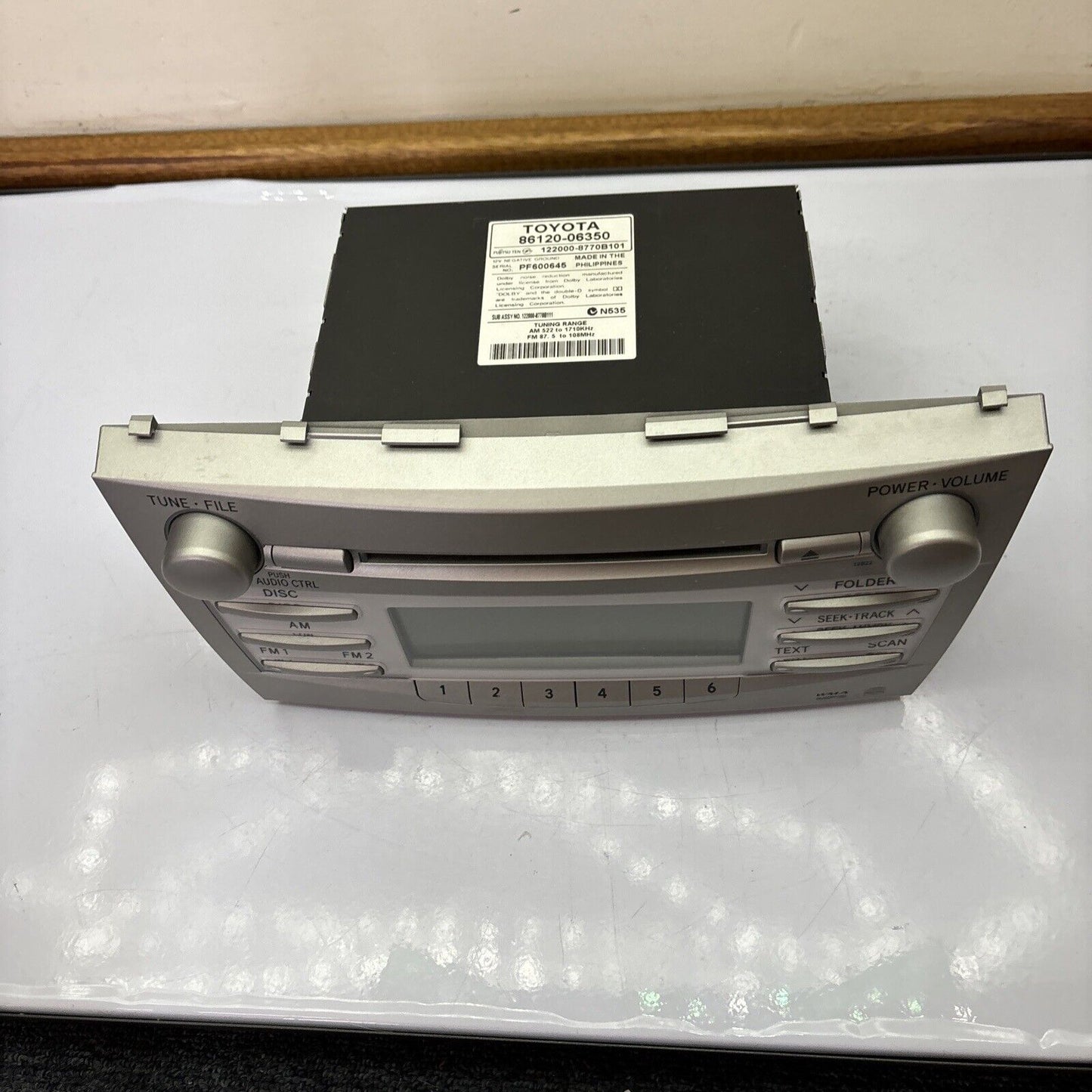 Toyota CD AM/FM Car Audio Radio 86120-06350 *Untested - No Code*
