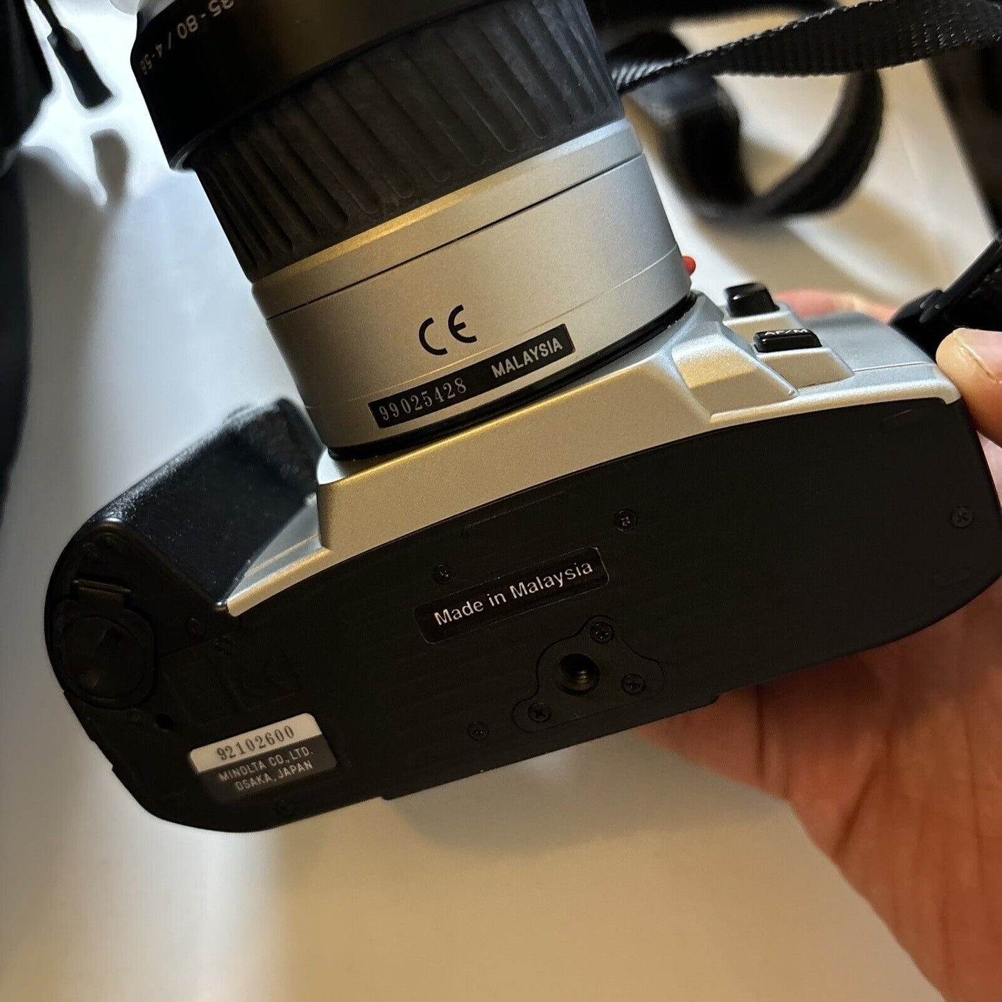 Minolta Dynax 404si SLR Film Camera With AF Zoom 35-80mm Lens And Lowepro Bag