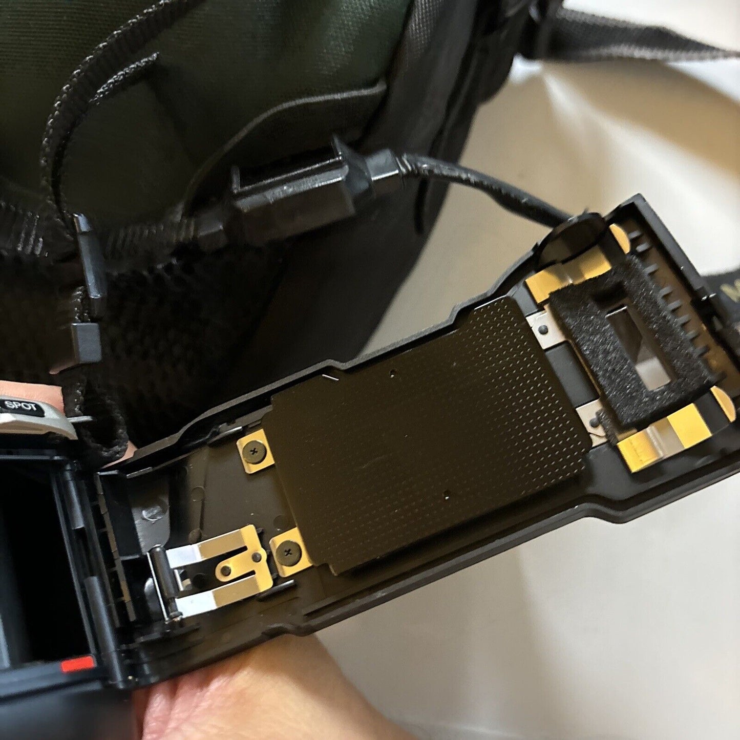 Minolta Dynax 404si SLR Film Camera With AF Zoom 35-80mm Lens And Lowepro Bag