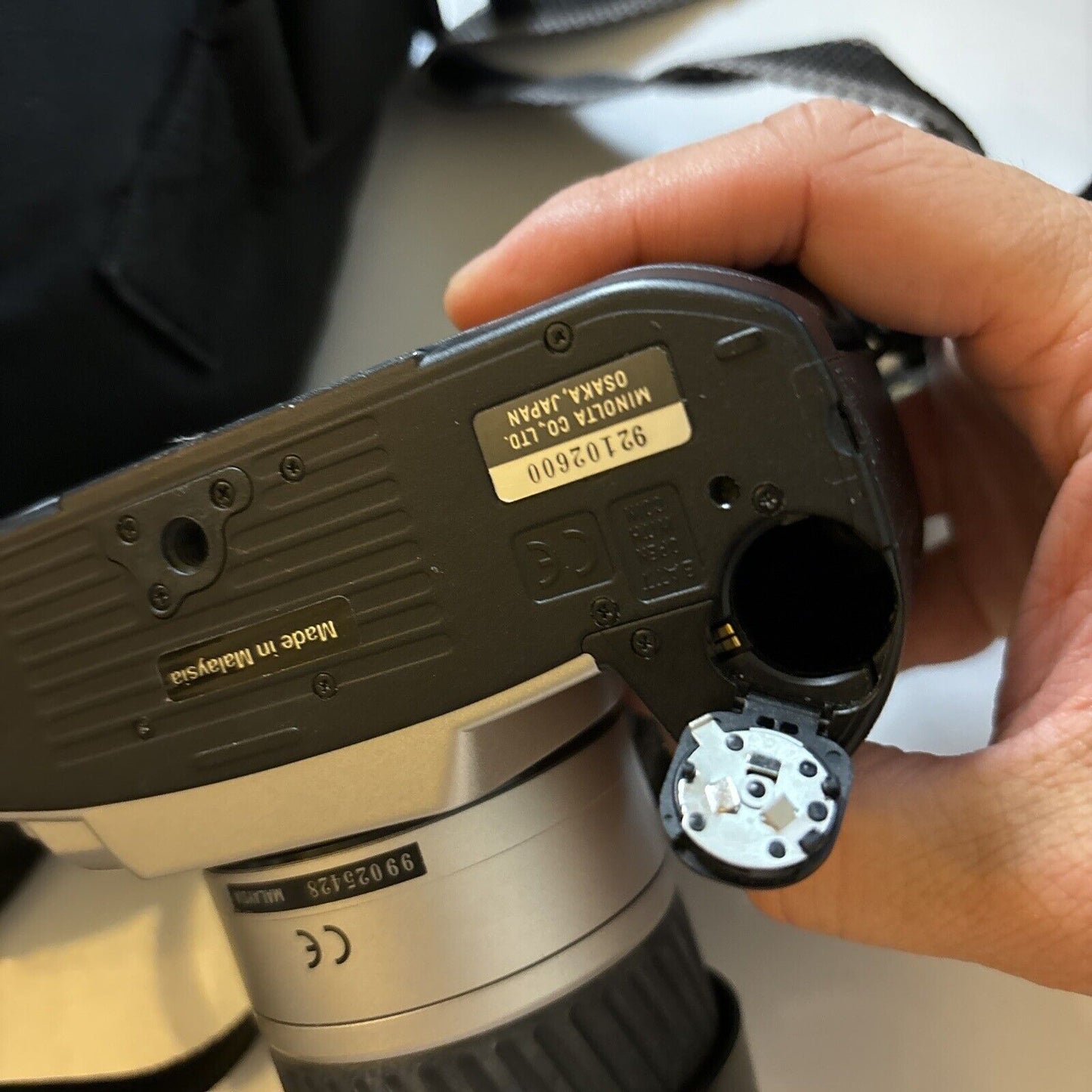 Minolta Dynax 404si SLR Film Camera With AF Zoom 35-80mm Lens And Lowepro Bag