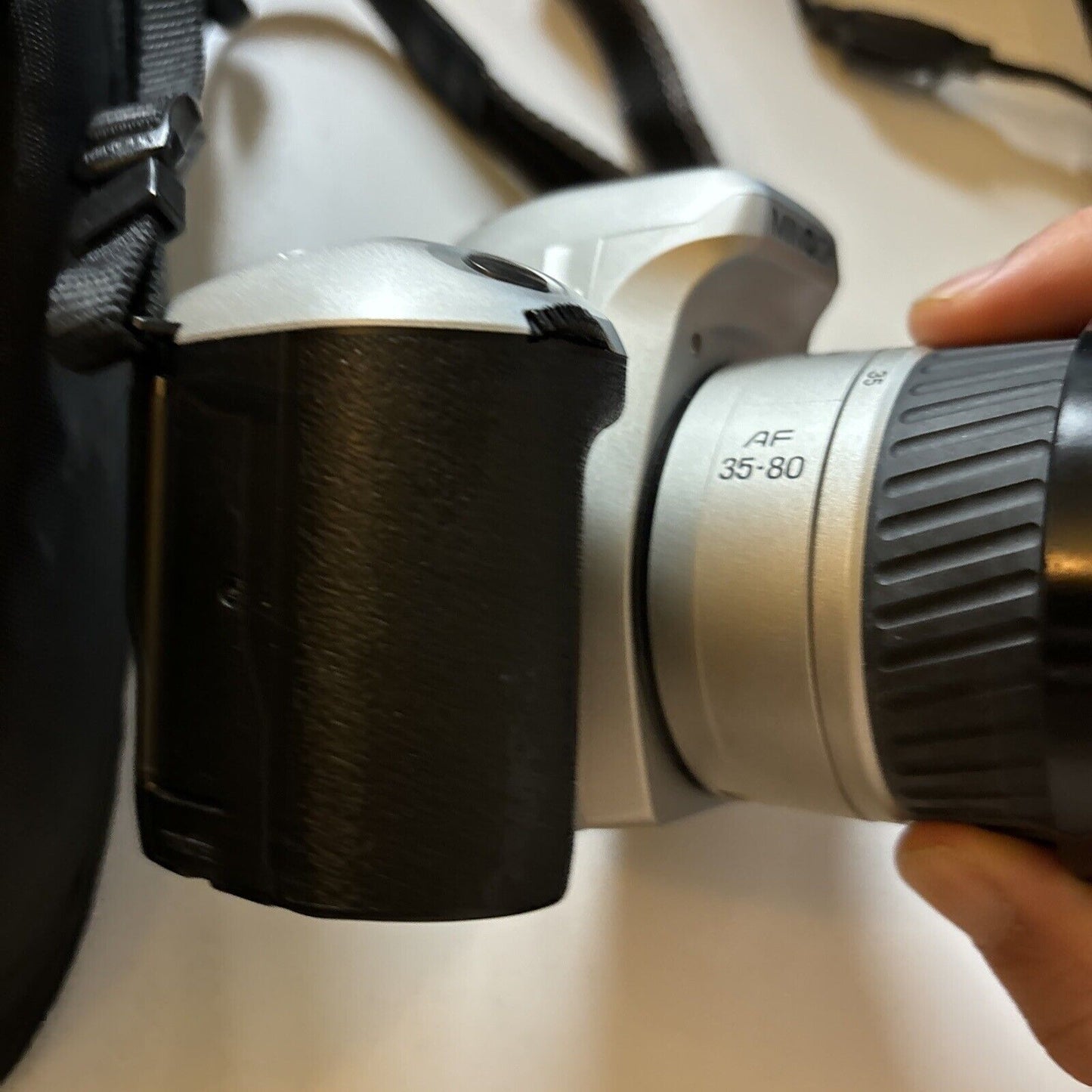 Minolta Dynax 404si SLR Film Camera With AF Zoom 35-80mm Lens And Lowepro Bag