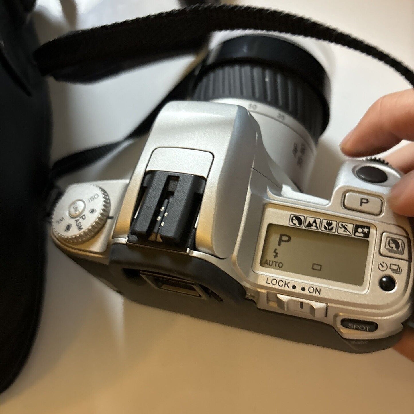 Minolta Dynax 404si SLR Film Camera With AF Zoom 35-80mm Lens And Lowepro Bag