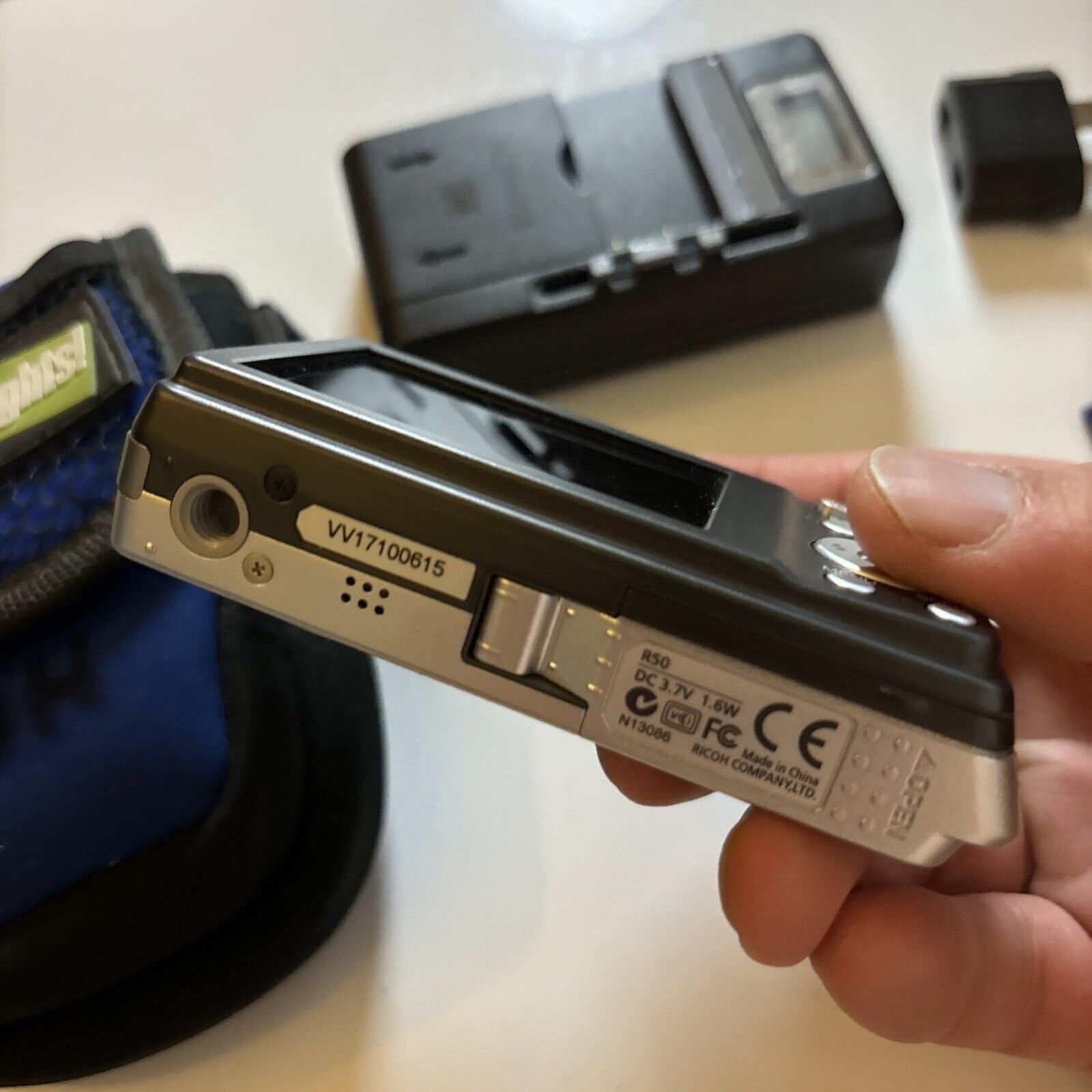 Ricoh R50 Digital Camera 10MP & 2gb SD Card – Retro Unit