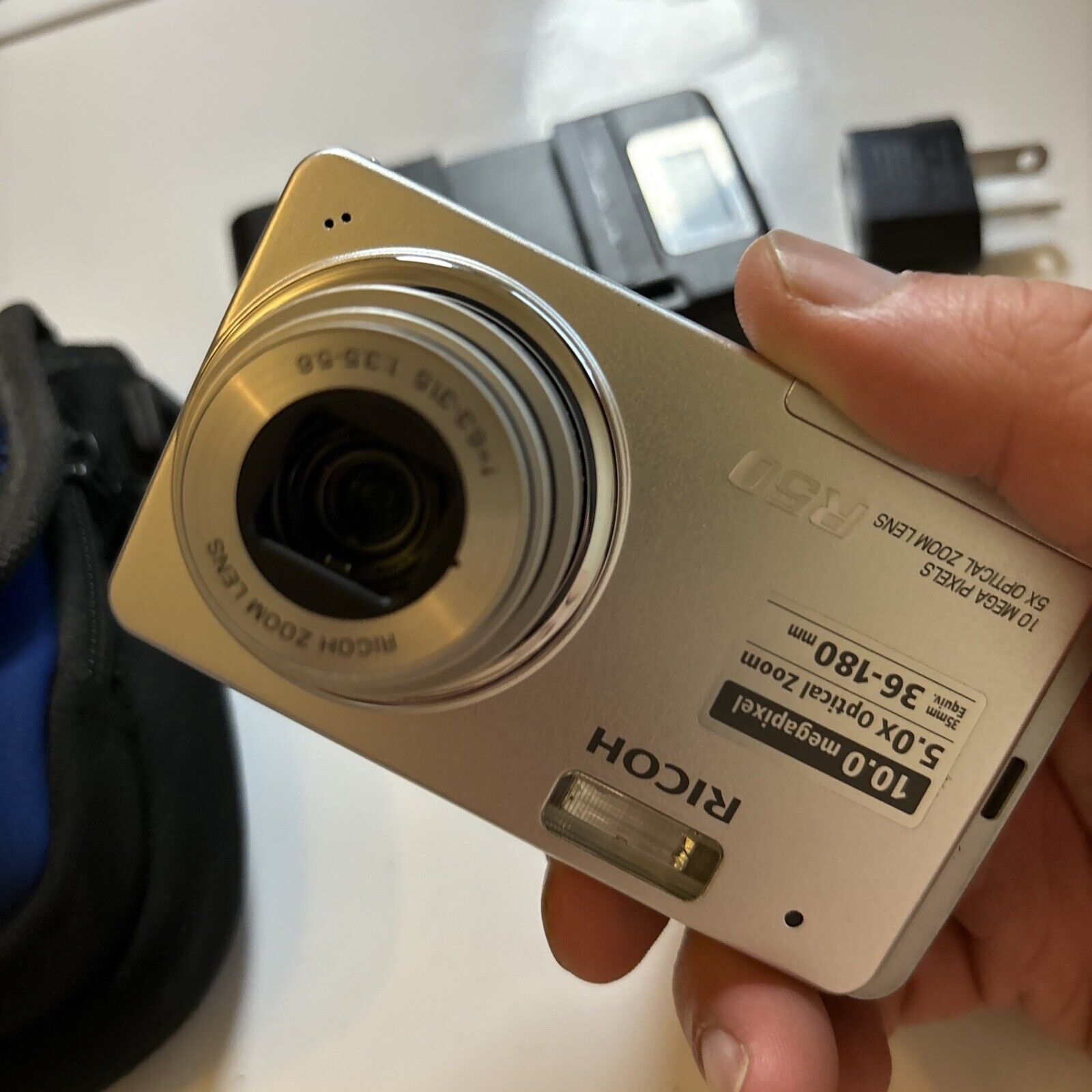 Ricoh R50 Digital Camera 10MP & 2gb SD Card – Retro Unit