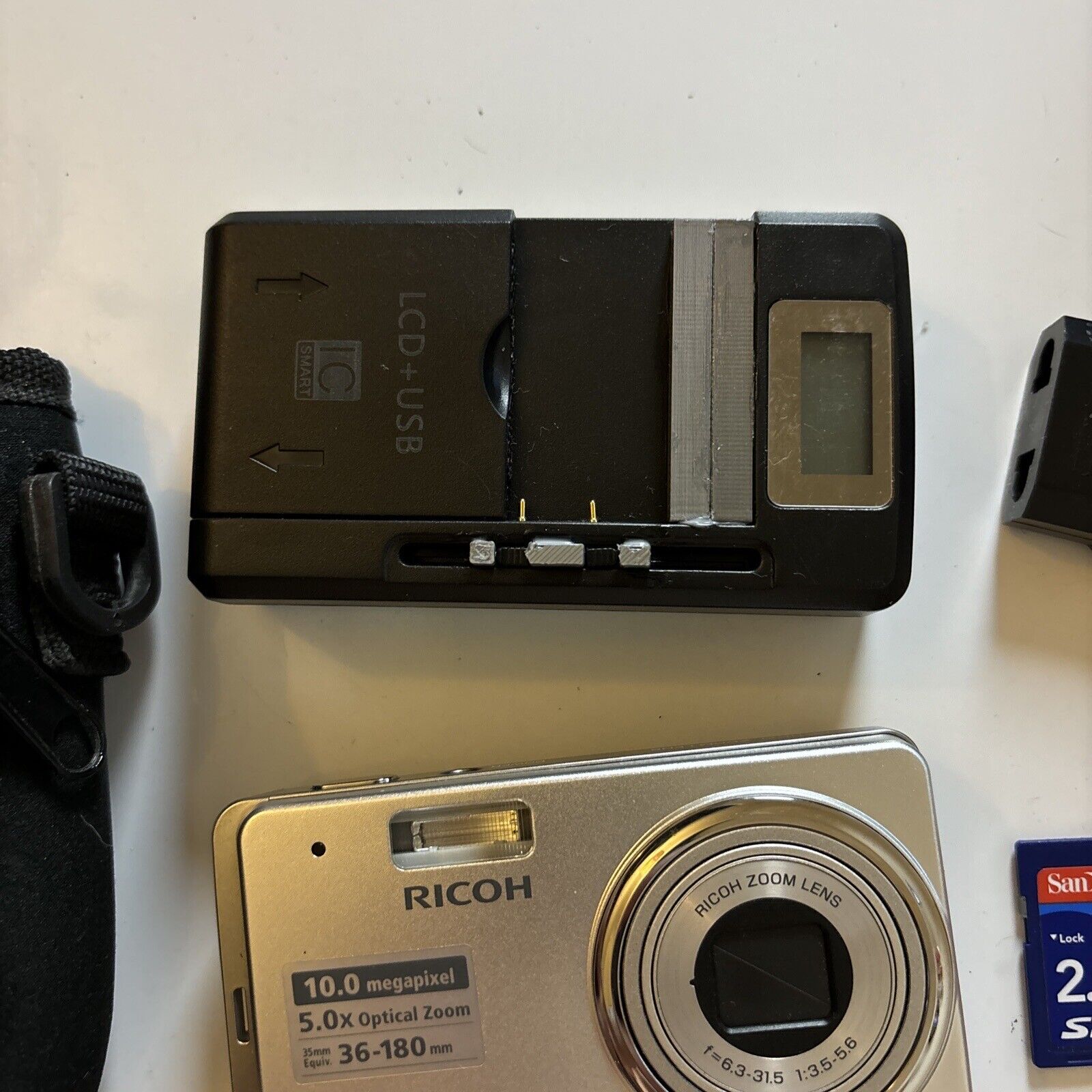 Ricoh R50 Digital Camera 10MP & 2gb SD Card – Retro Unit