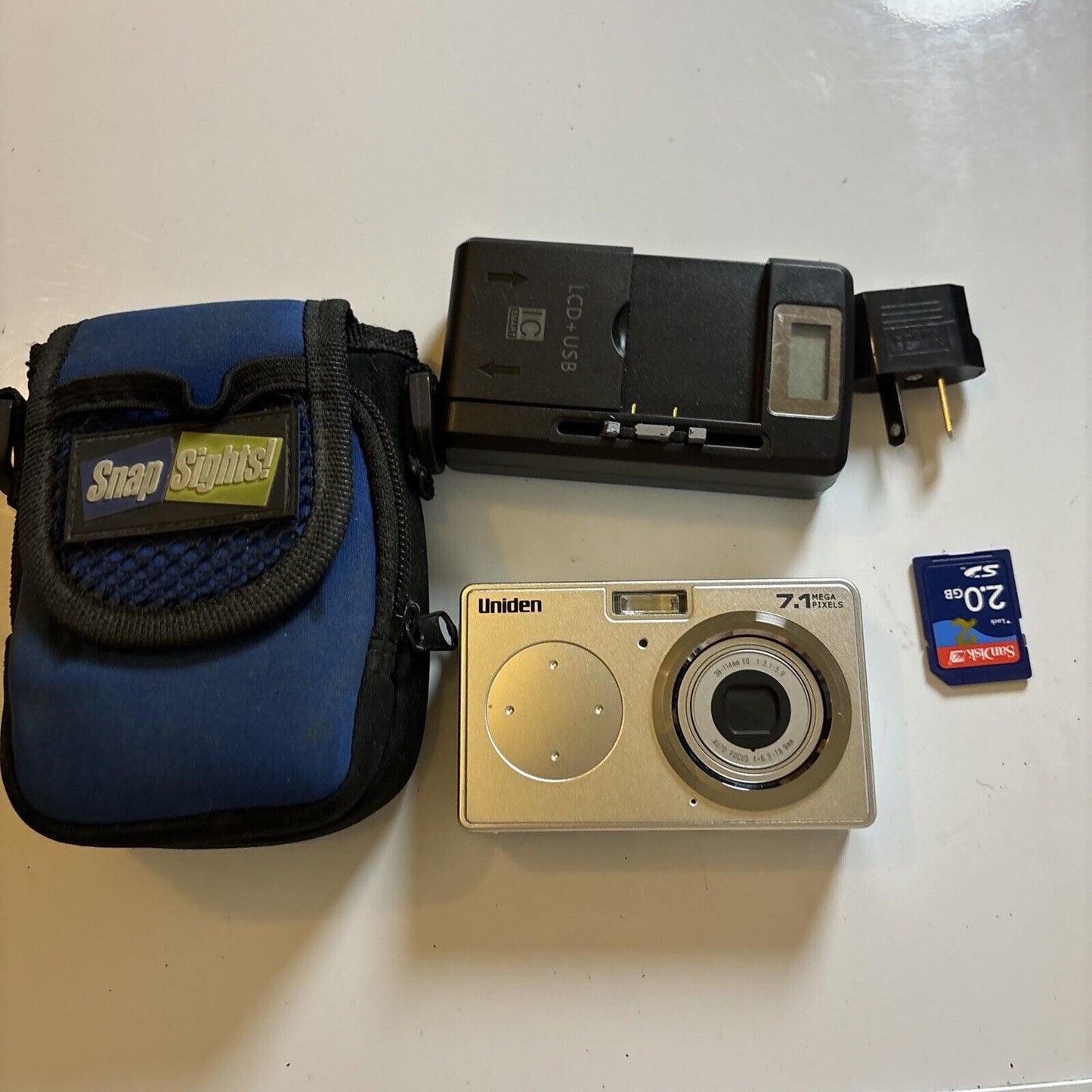 Uniden UDC-7M Digital Camera 7.1MP With 2gb SD Card