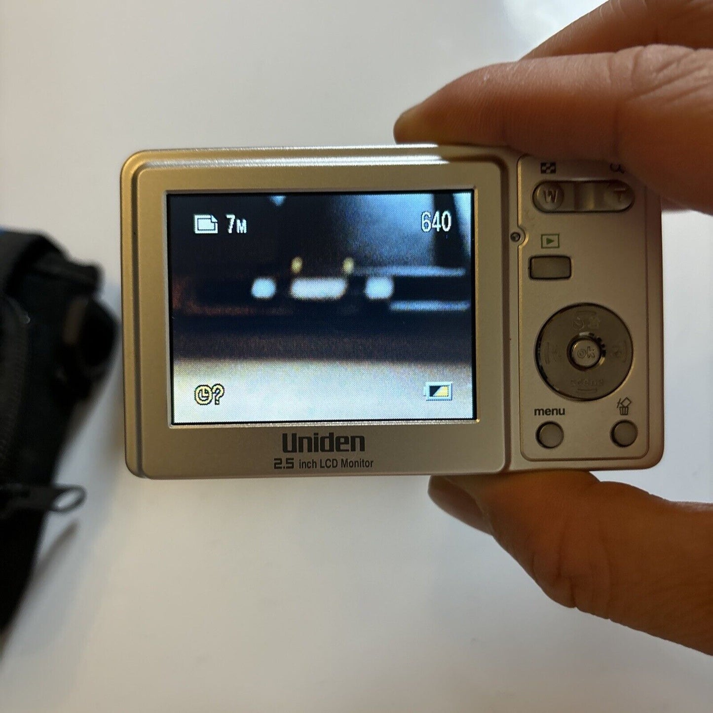 Uniden UDC-7M Digital Camera 7.1MP With 2gb SD Card