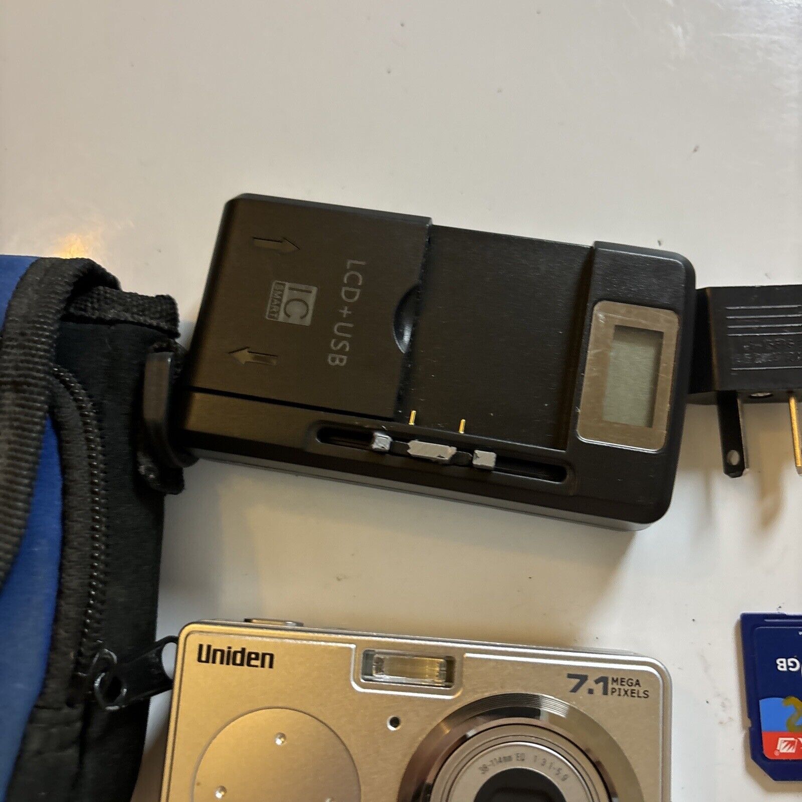 Uniden UDC-7M Digital Camera 7.1MP With 2gb SD Card – Retro Unit