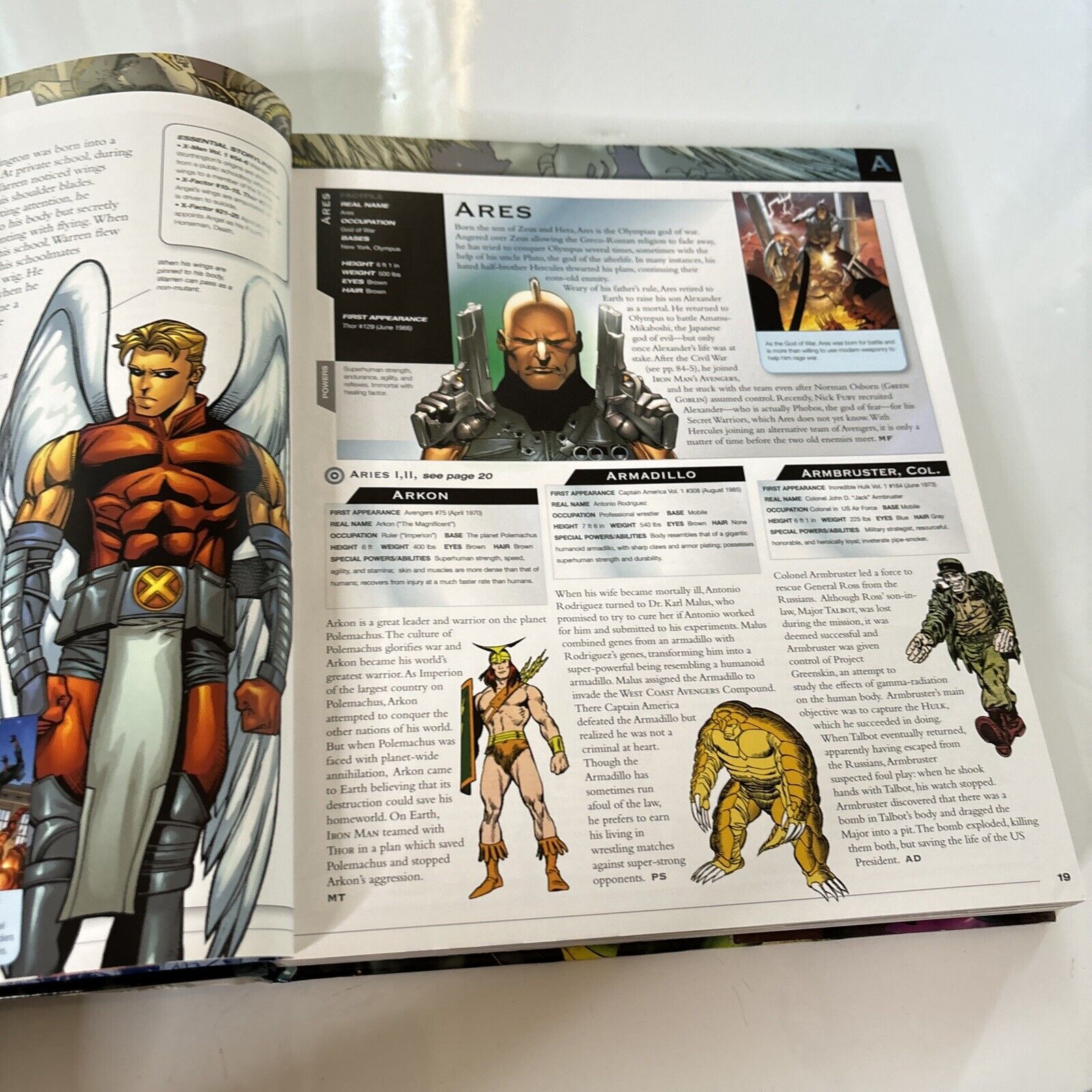 洋書 MARVEL encyclopedia the definitive guide The Marvel Encyclopedia Hard CoverThe Definitive Guide to