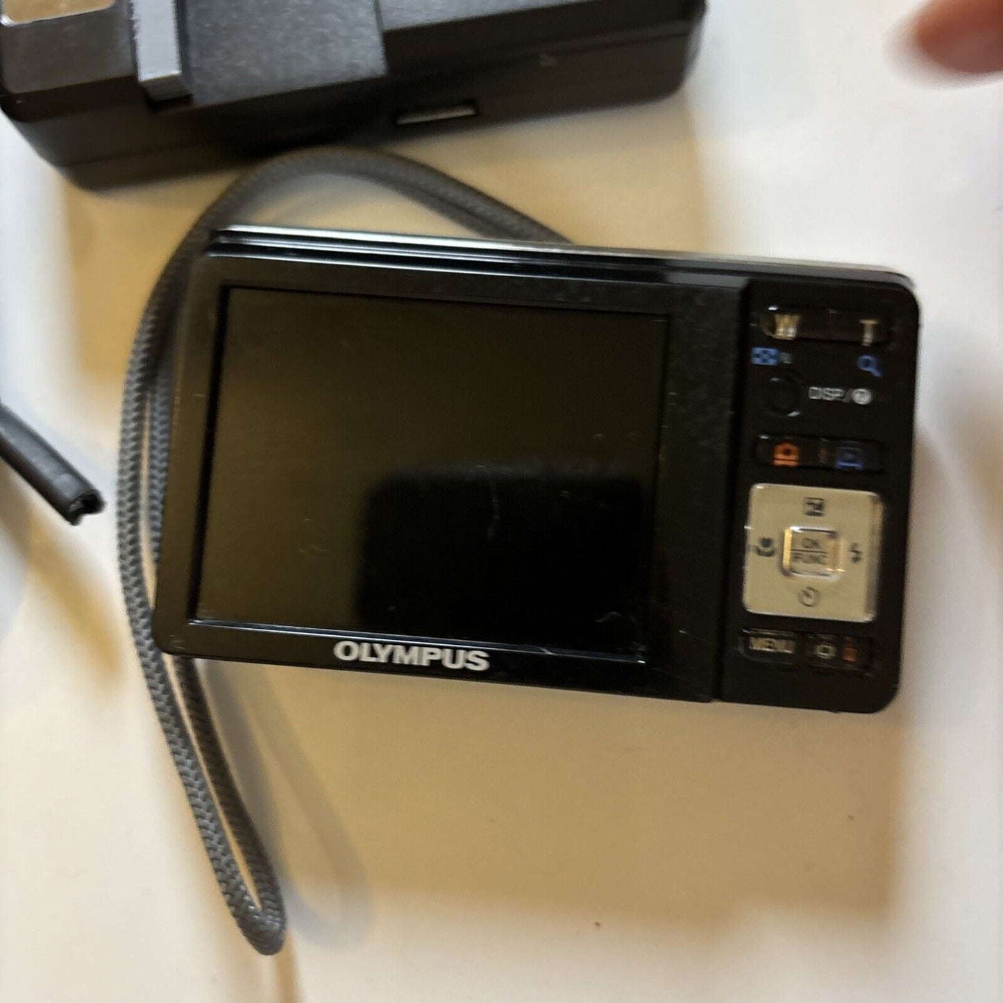 Olympus FE-4000 Digital Camera 12MP & Lowepro Case *Works But LCD Has Dead Pixel