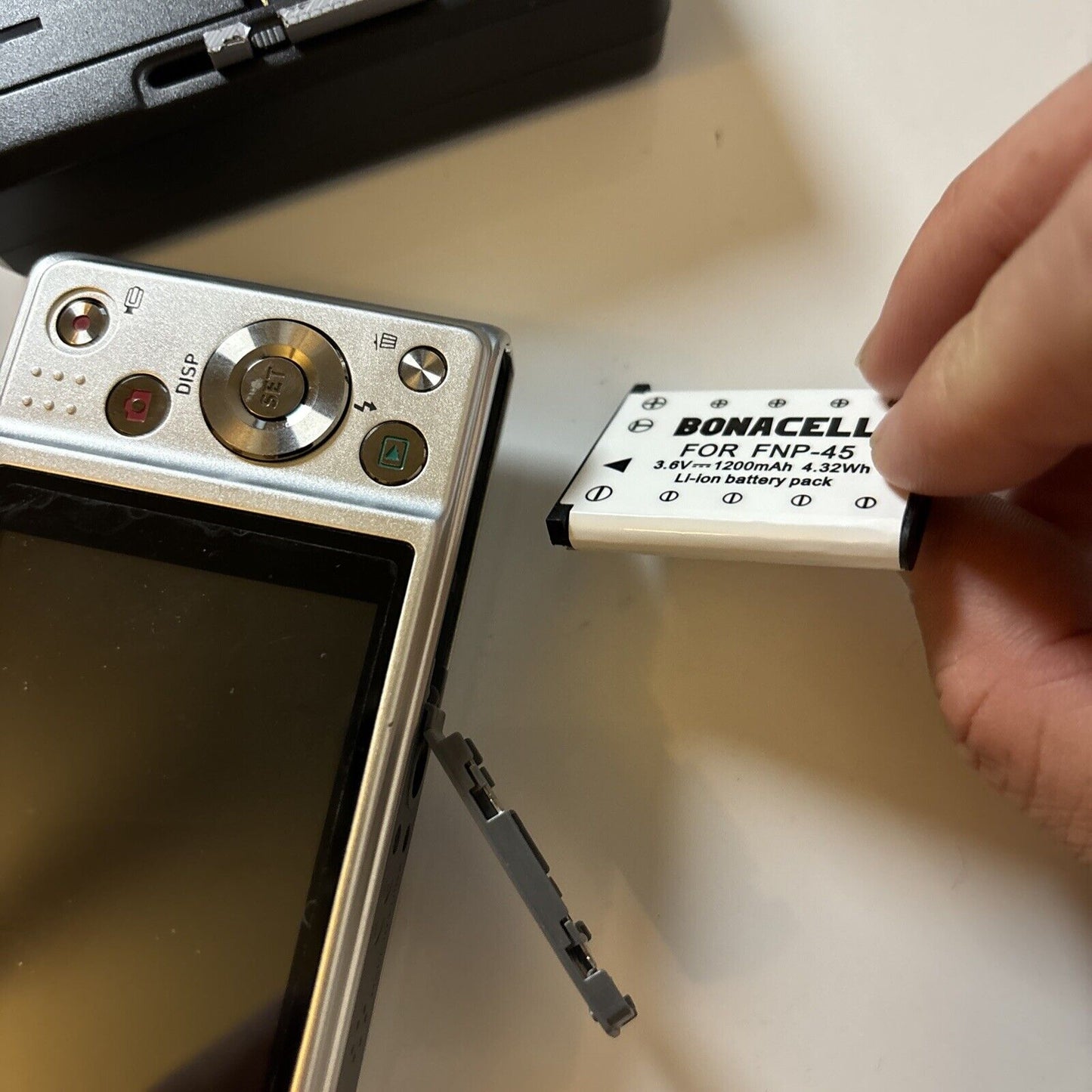 Casio Exilim EX-ZS100 Digital Camera 14.1MP CCD Sensor