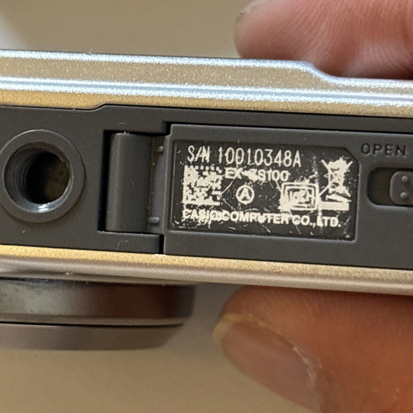 Casio Exilim EX-ZS100 Digital Camera 14.1MP CCD Sensor