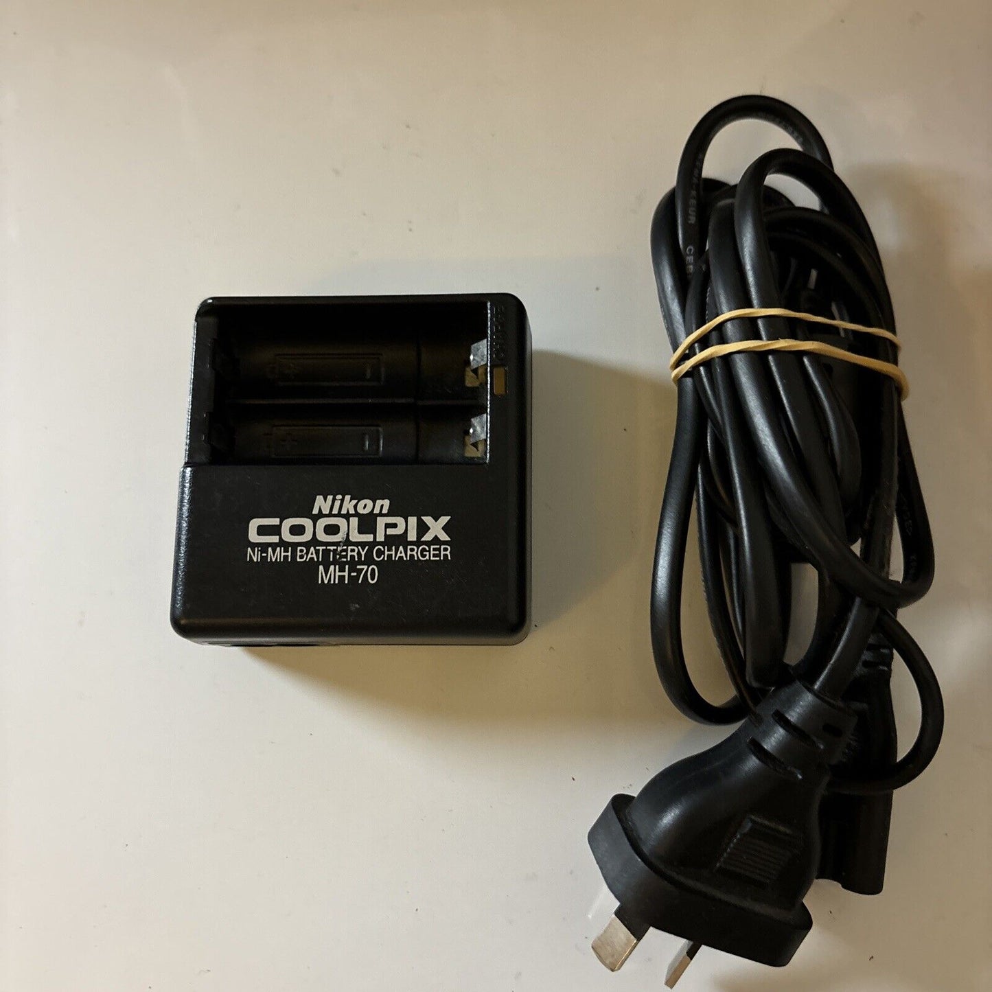 Nikon Coolpix Ni-MH Battery Charger MH-70