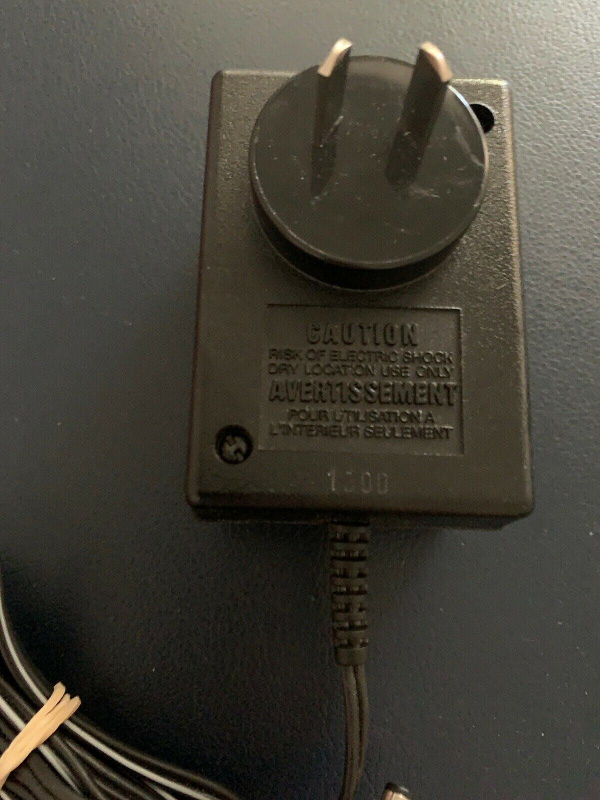 Genuine Fellowes DS480901000 AC Adapter Part No: 32519 9V 1A  Power Supply