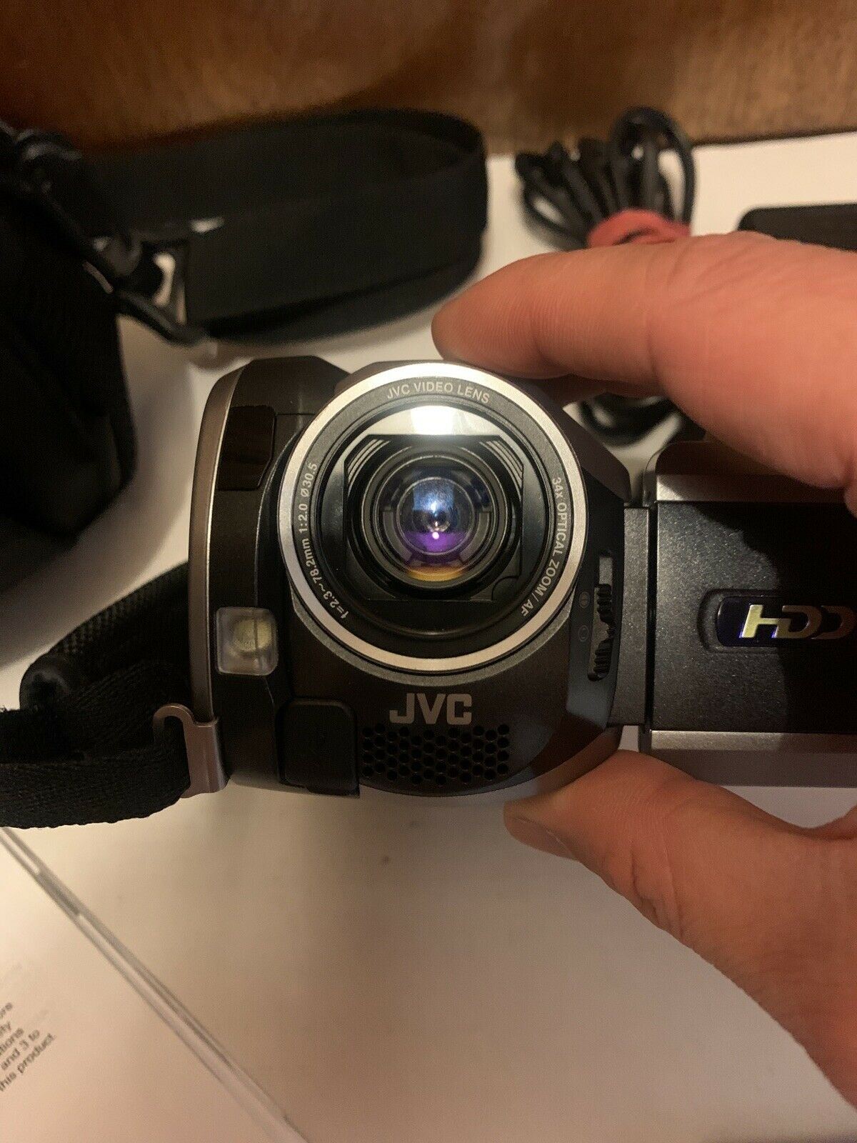 JVC Everio GZ-MG145AA Camcorder 40gb HDD With Remote, Charger & Camera Case