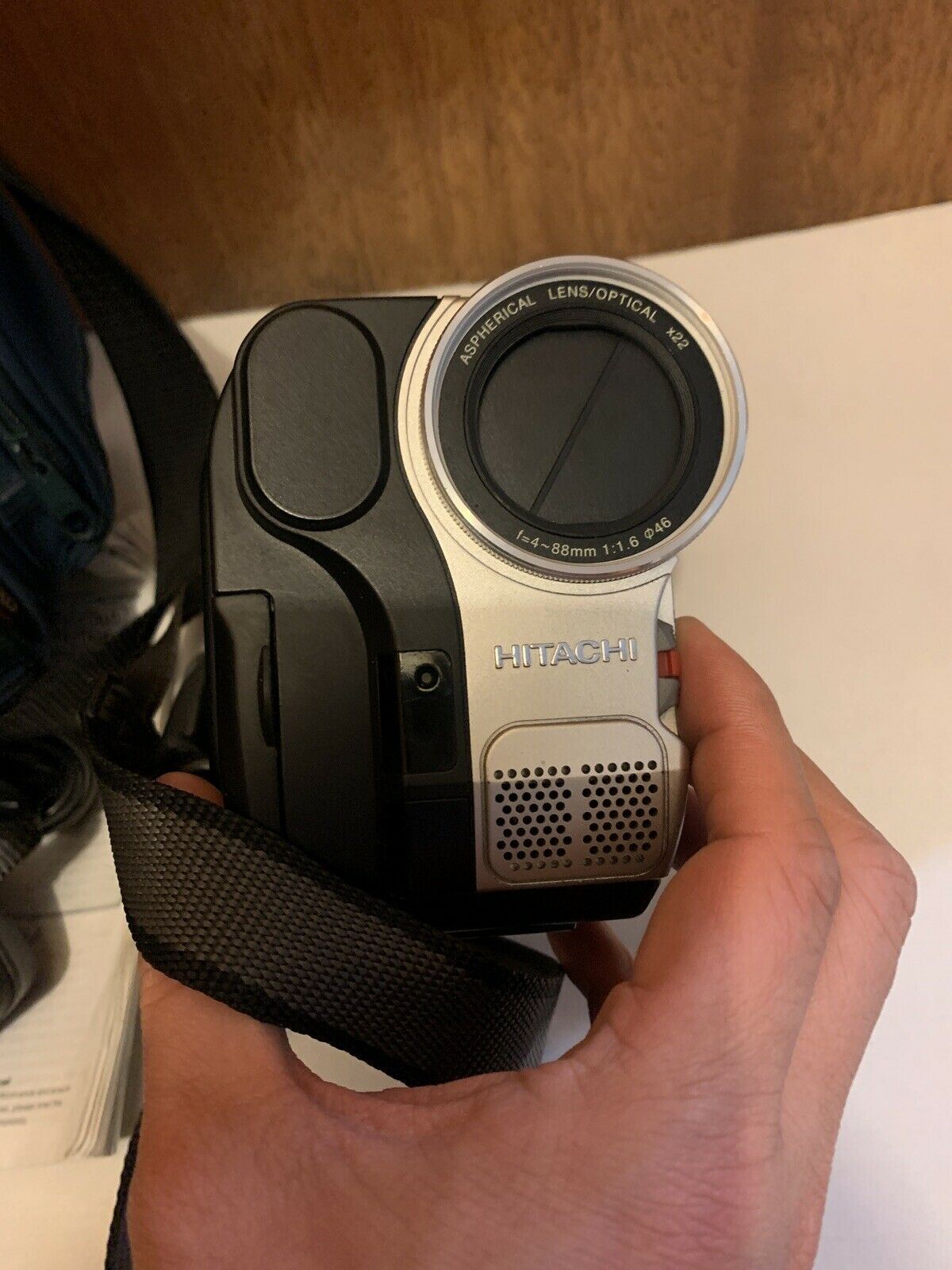 Hitachi VM-E568LE 8mm Video Camcorder With Carrying Bag