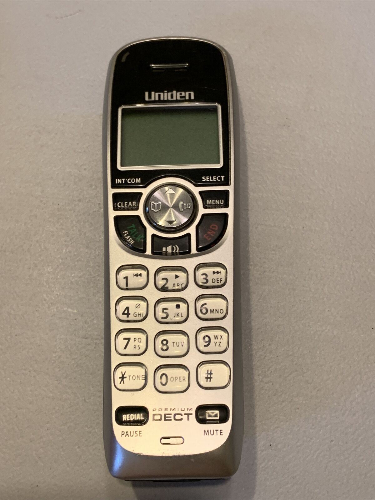 2x Uniden Premium DECT2035+1 Cordless Phone