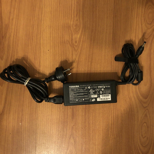 Genuine TOSHIBA PA3716E-1AC3 AU PLUG 19V 4.7A 2.5*5.5MM AC Adapter