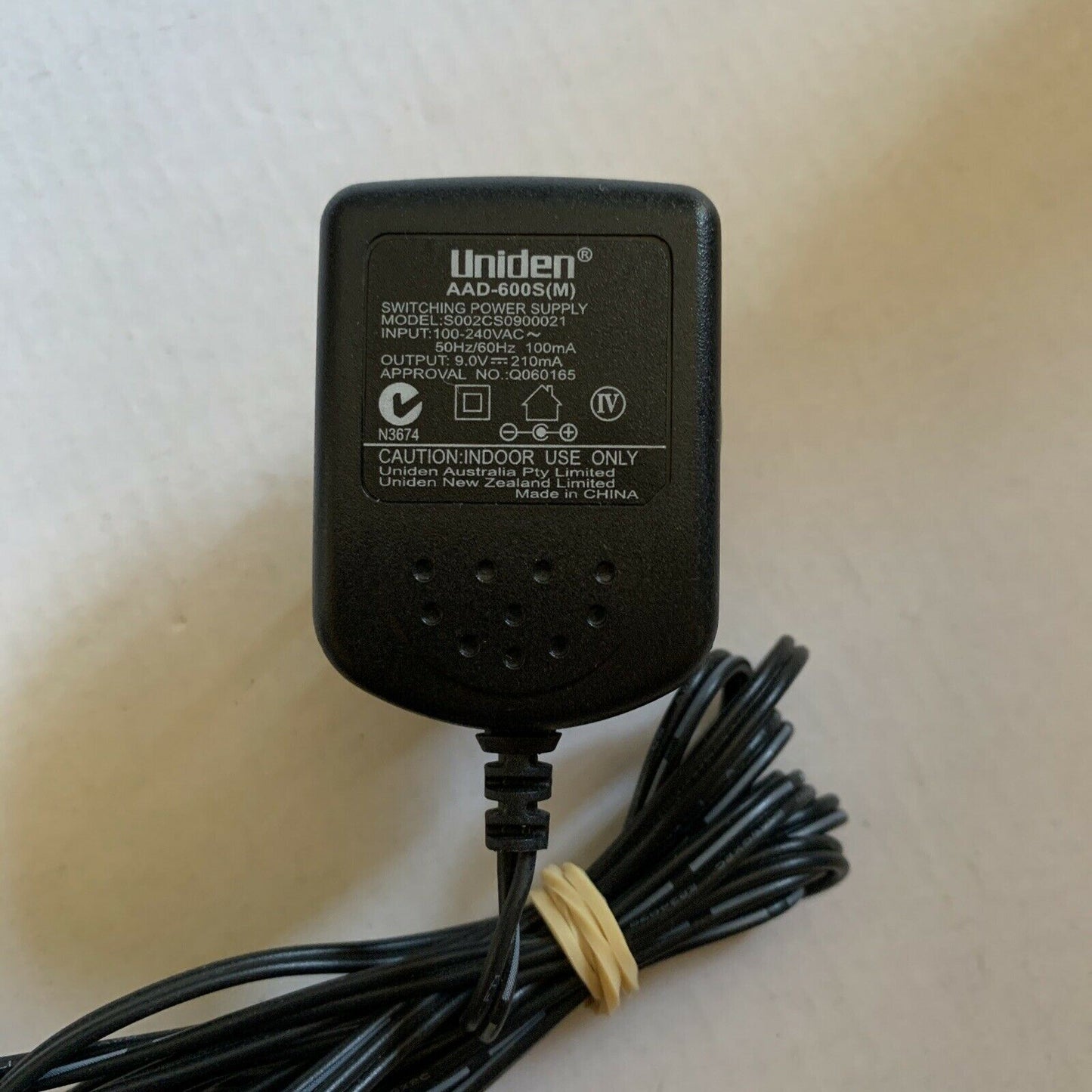 Uniden Cordless Charger XDECT8055 + 3WP & AC Adaptor AAD-600S(M) 9v 210mA