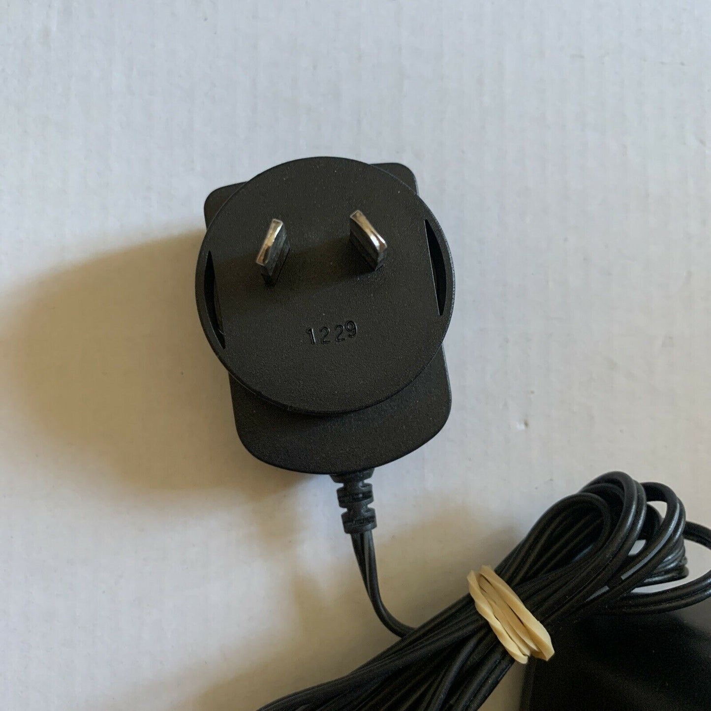 Uniden Cordless Charger XDECT8055 + 3WP & AC Adaptor AAD-600S(M) 9v 210mA