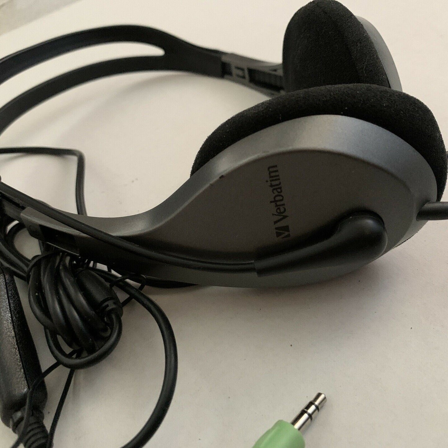 Verbatim Headset with Microphone and Volume Control
