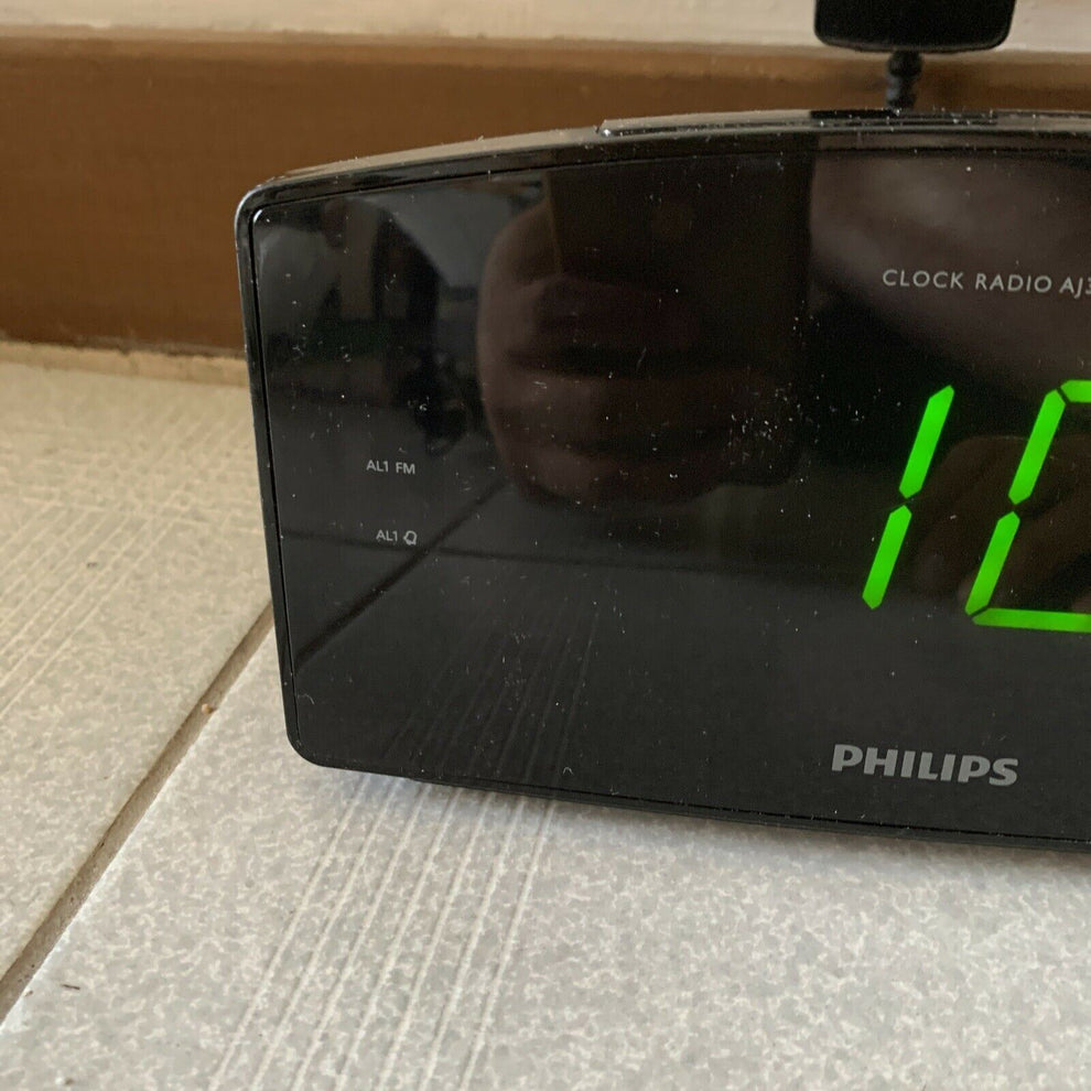 Philips LCD Clock Alarm FM Radio AJ3400 Retro Unit
