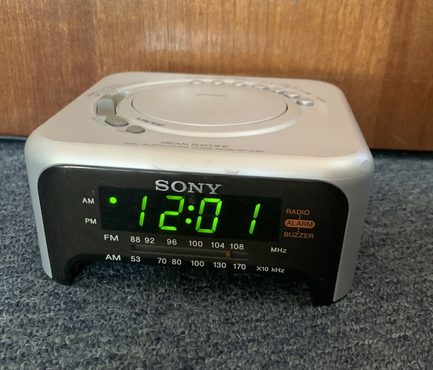 Sony Dream Machine Dual Alarm FM/AM Clock Radio ICF-C317