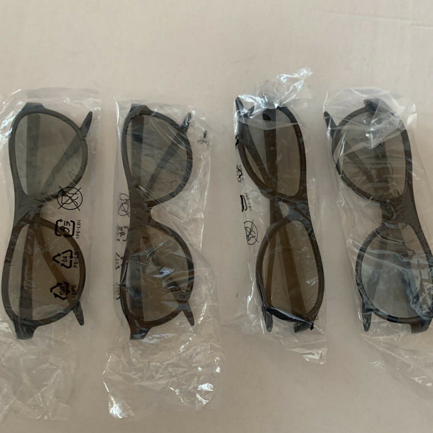 4x LG Cinema 3D Glasses For LG Cinema 3D AG-F310 Bundle