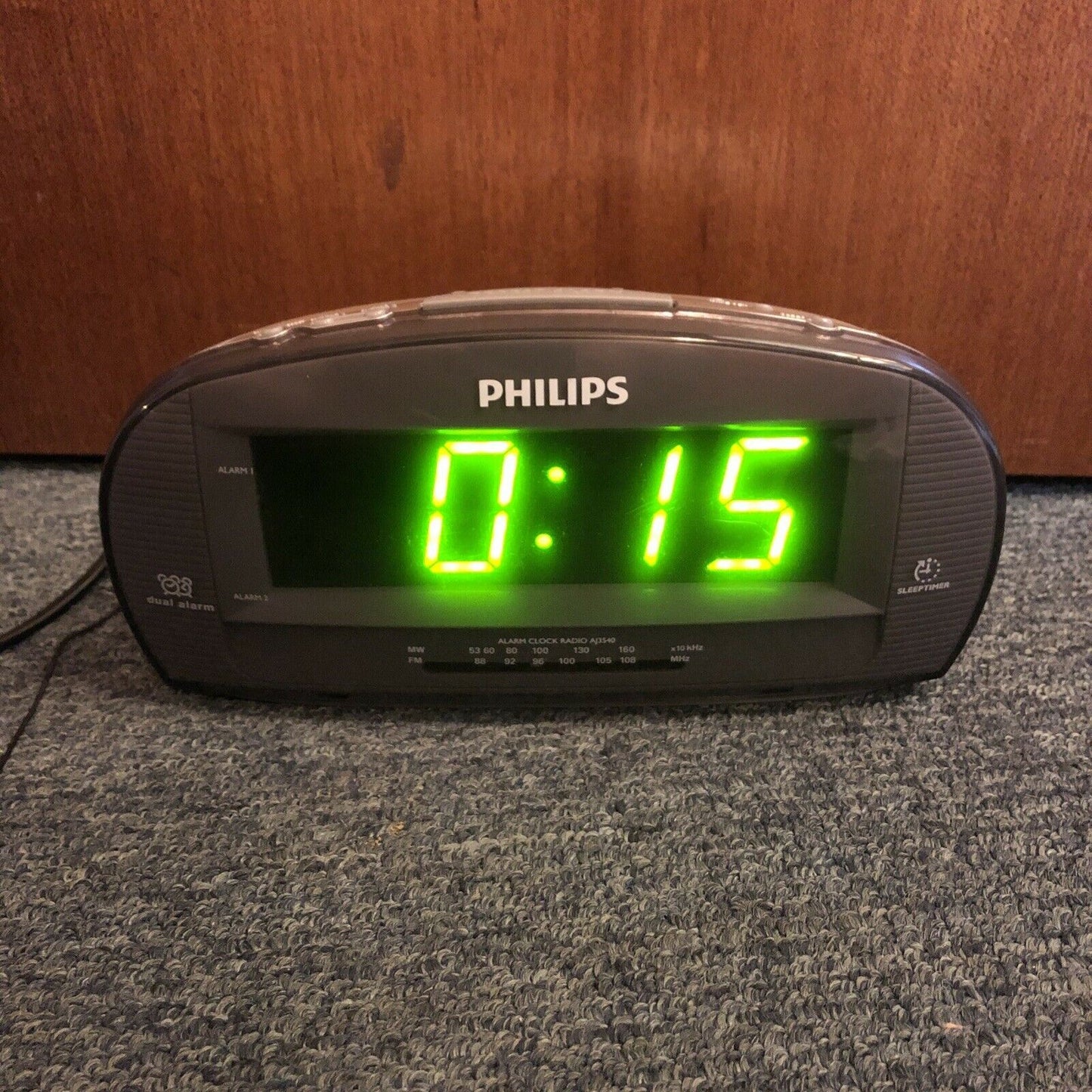 Philips Dual Alarm Clock AM/FM Radio AJ3540/79 with Snooze Function