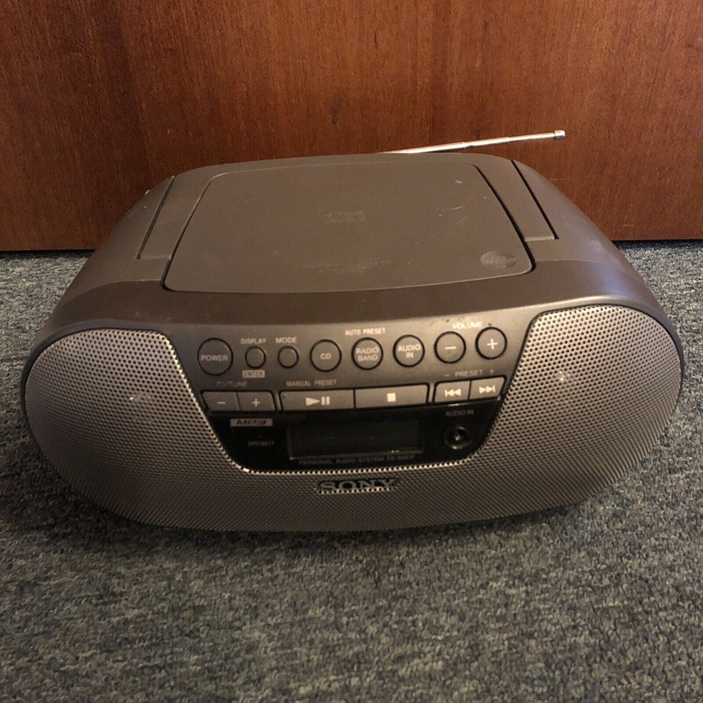 Sony ZS-S10CP Compact CD Boombox Personal Audio System CD MP3 Radio Player