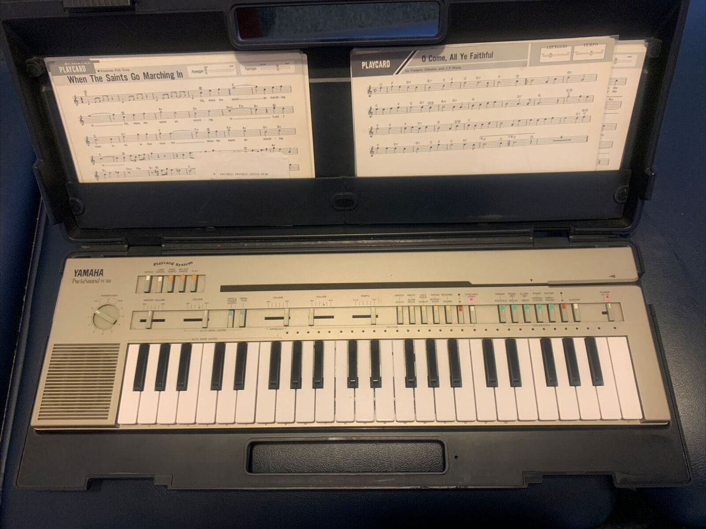 Yamaha Portasound PC-100 Electronic Keyboard w Hard Carry Case & Playcard System