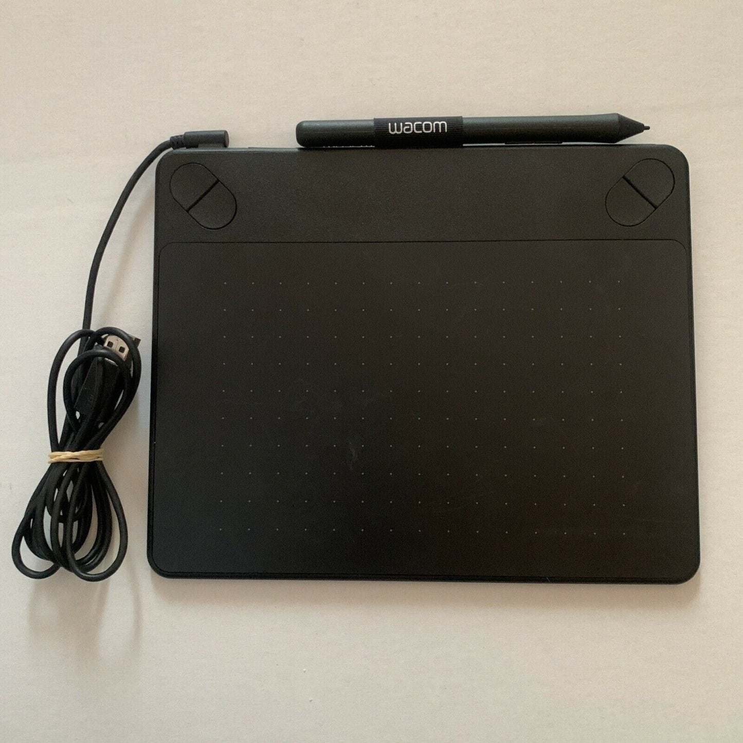 Wacom Intuos Art Pen Tablet CTH-490/K3-C Art Pen and Touch Small Black
