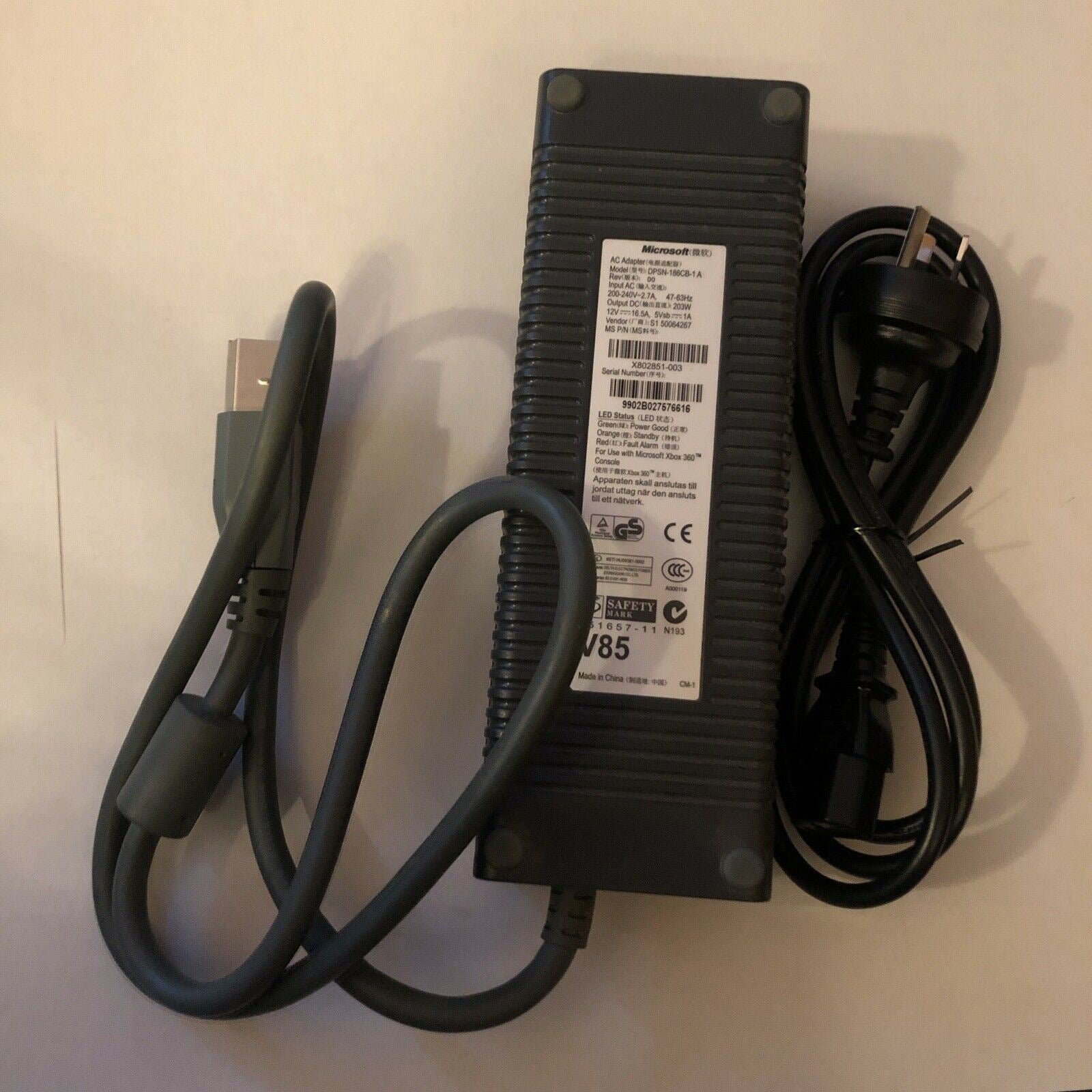 Microsoft Xbox 360 external ac adapter - DPSN-186CB A Microsoft Xbox 360 external ac adapter - DPSN-186CB A