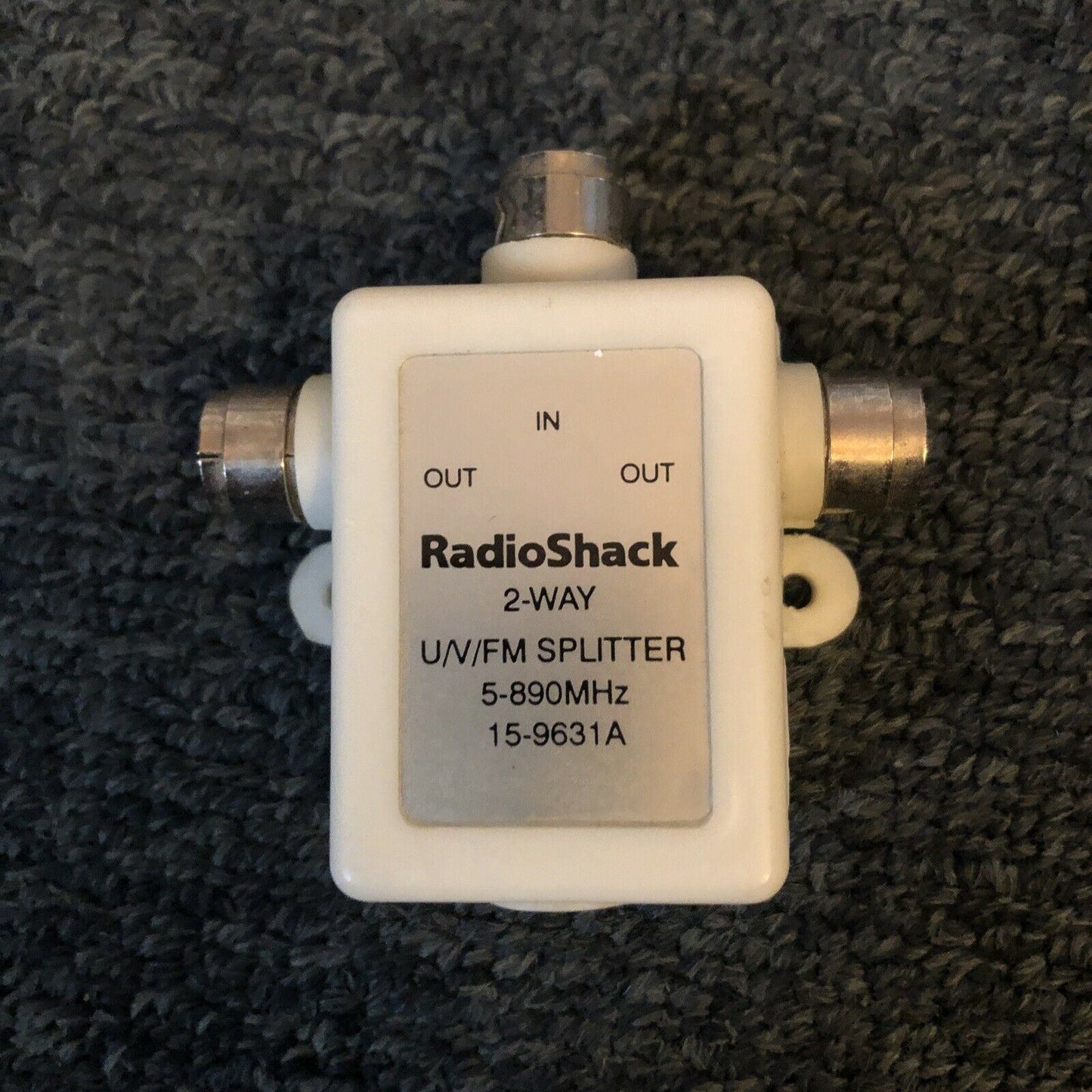 RadioShack 2-Way U/V/FM Splitter 5-890 Mhz 15-9631A