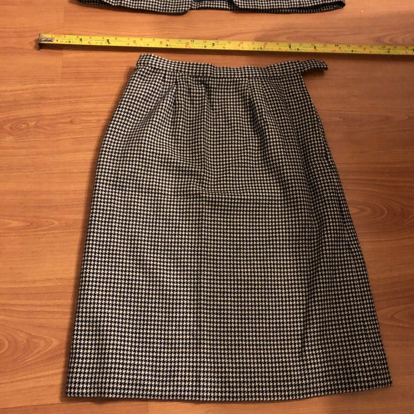 Vintage Luxury Check Fabric Jacket & Pencil Skirt