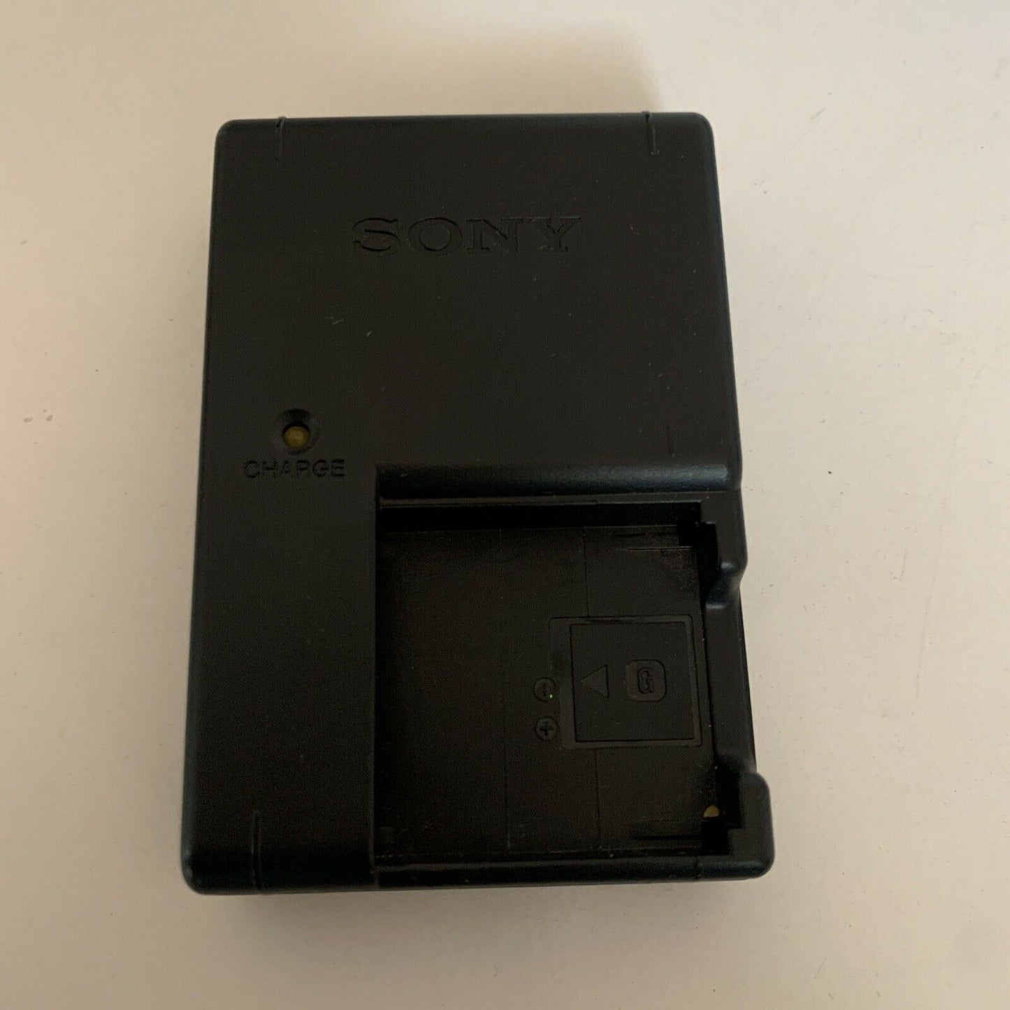 Genuine Sony BC-CSGB Battery Charger for NP-BG1 & NP-FG1