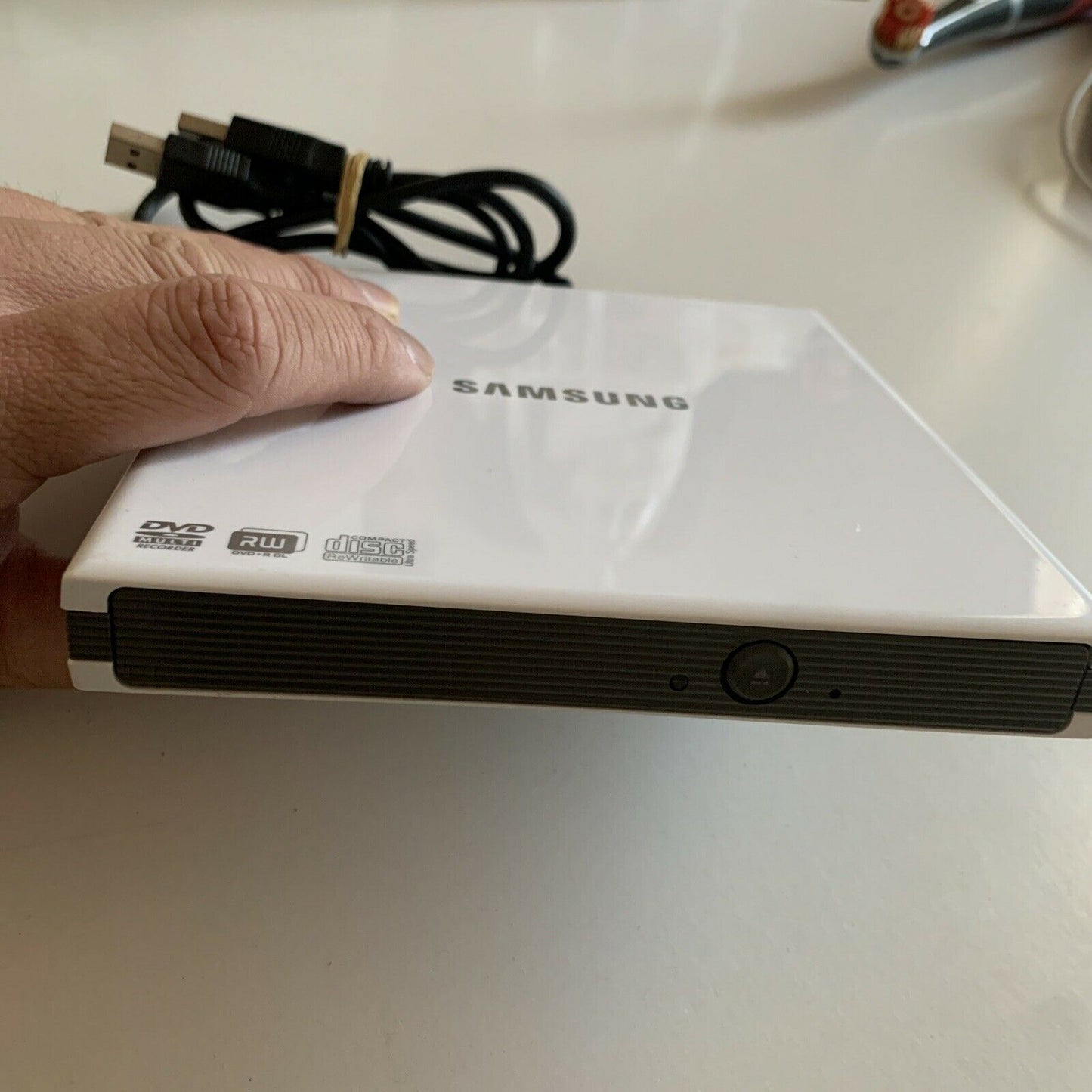Samsung SE-S084 Portable Slim External DVD Writer USB Self Powered