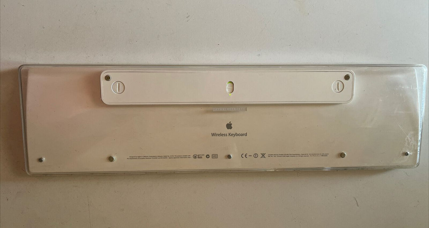 Apple Wireless Keyboard A1016 -Turns on but untested. Sold for parts or repair