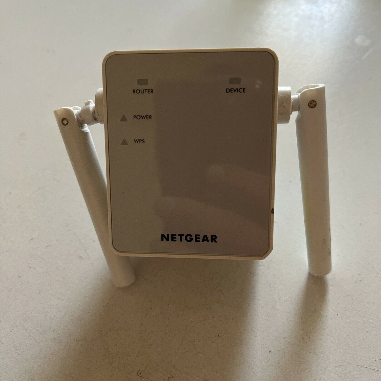 NETGEAR EX3700 AC750 WiFi Range Extender - working but broken left antenna