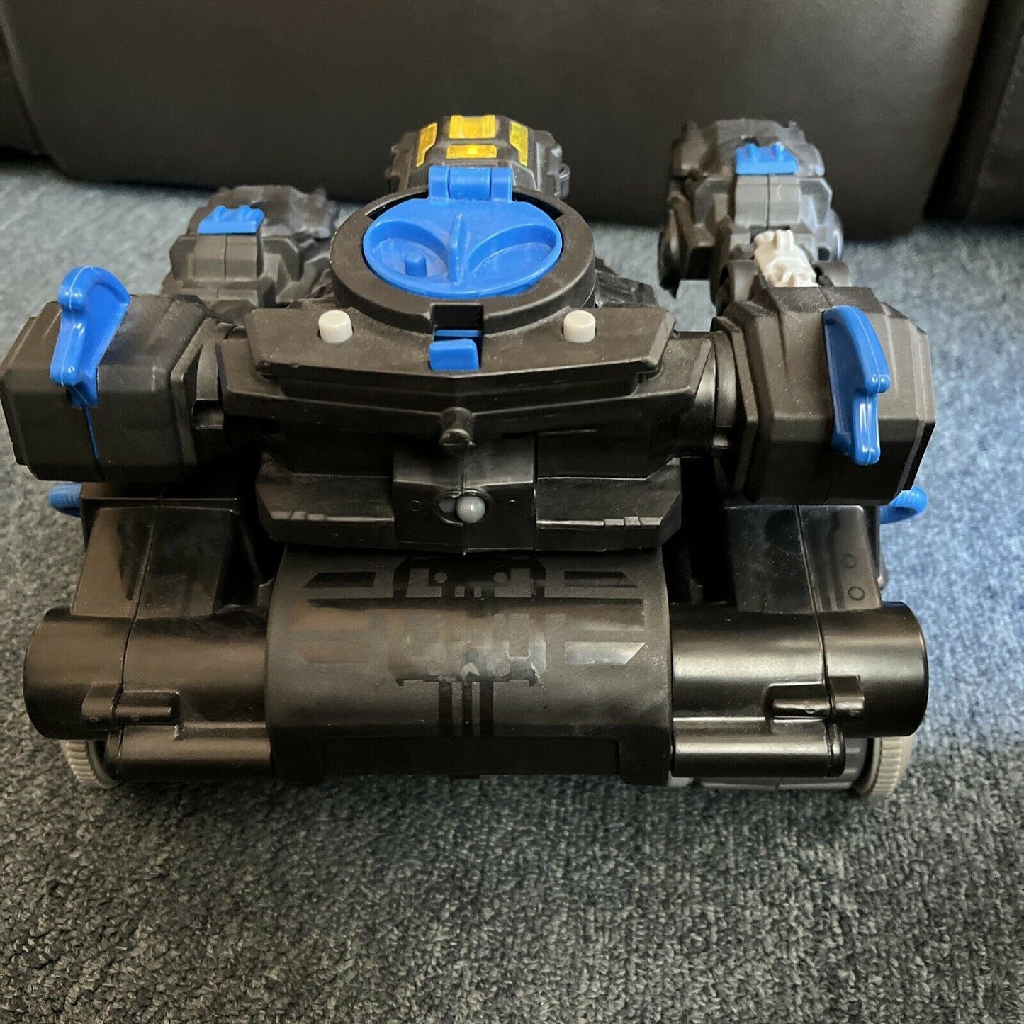 DC BATMAN Transforming BATBOT Fisher-Price DYH09 DC Super Friends RC