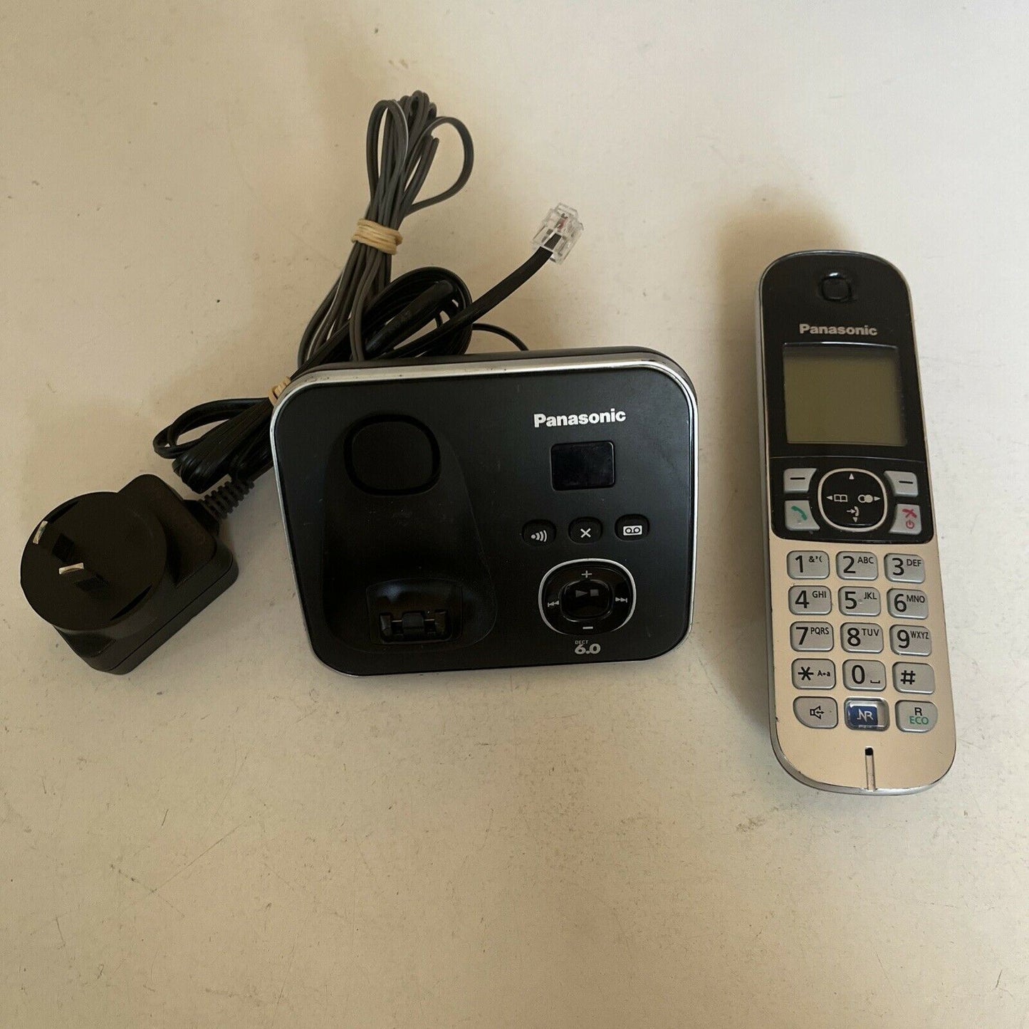 Panasonic KX-TG6821AL Cordless Phone with Answering Machine