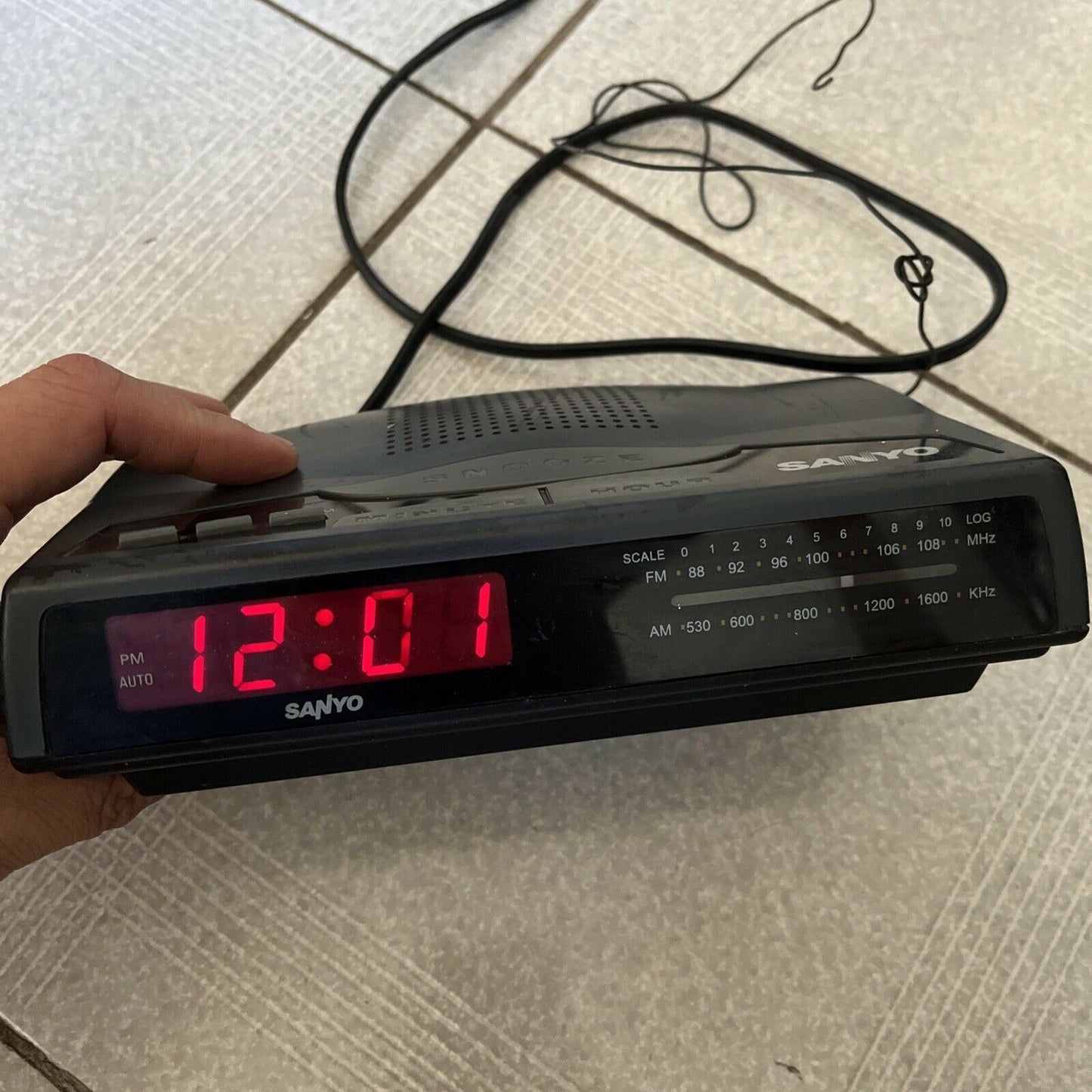 Vintage Sanyo RM6012 Alarm Clock AM/FM Radio Retro Retro Unit