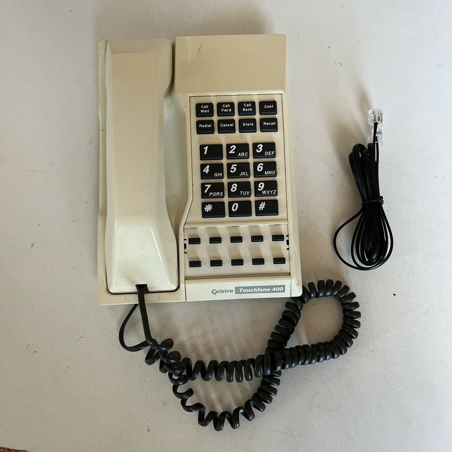 Telstra Touchfone 400 Corded Telephone – Retro Unit