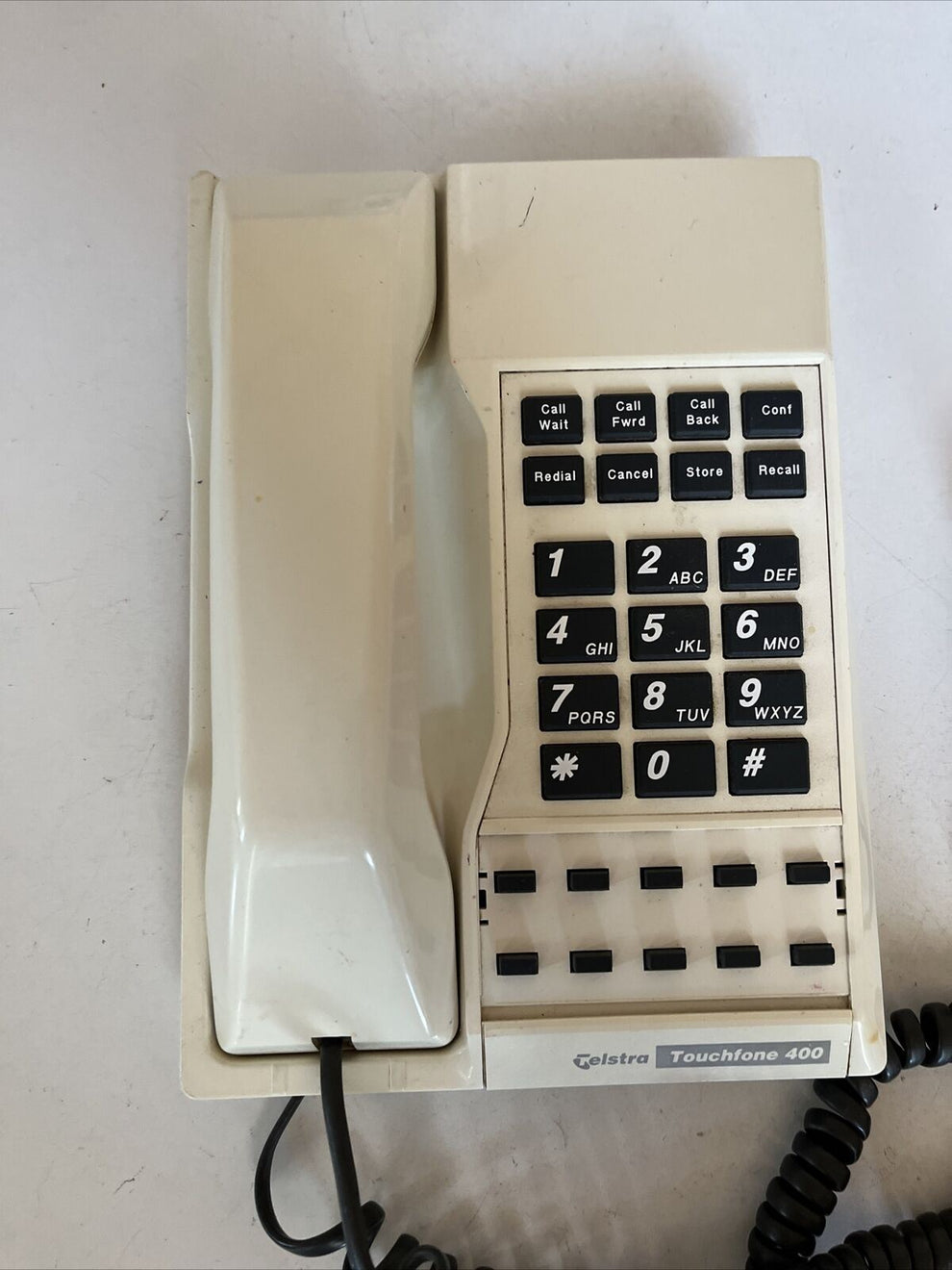 Telstra Touchfone 400 Corded Telephone – Retro Unit