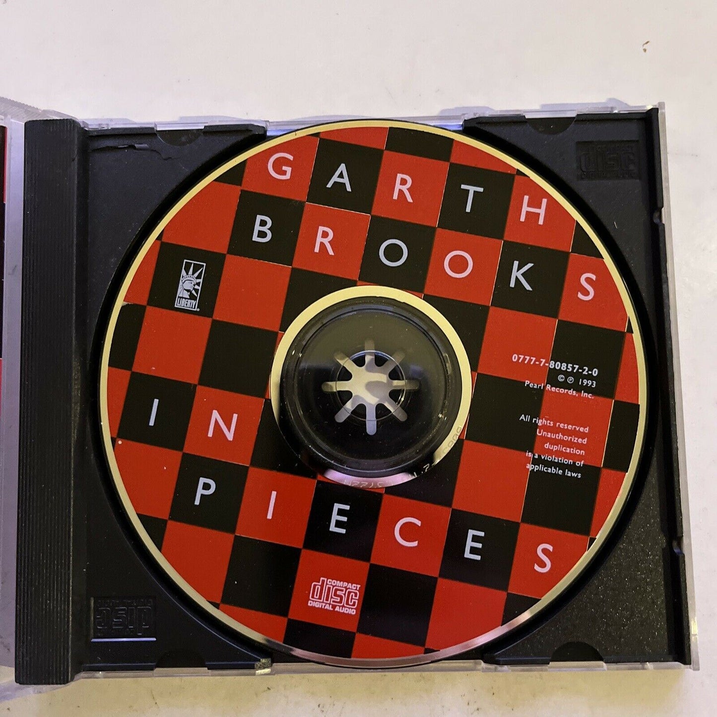 Garth Brooks – In Pieces (CD, 1993 Album)