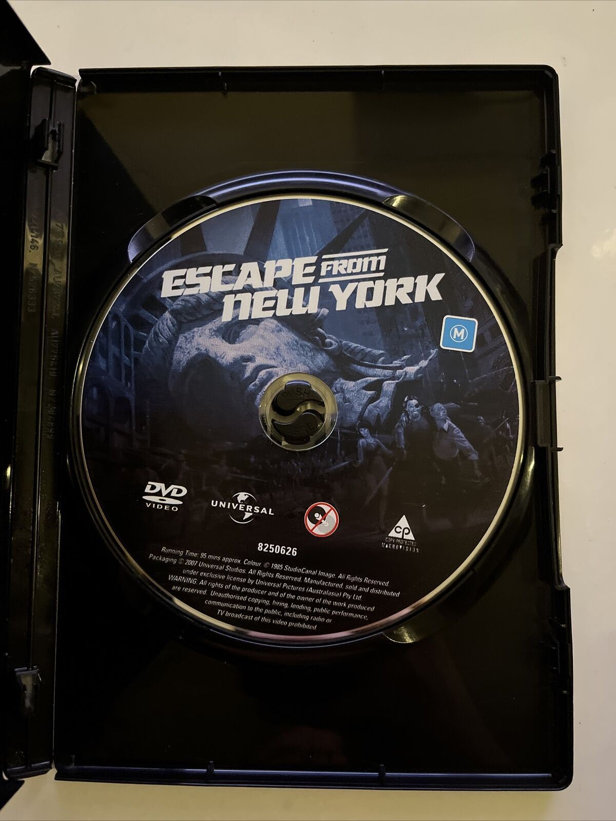 Escape From New York - Special Edition (DVD, 1981) Kurt Russell. Region 4