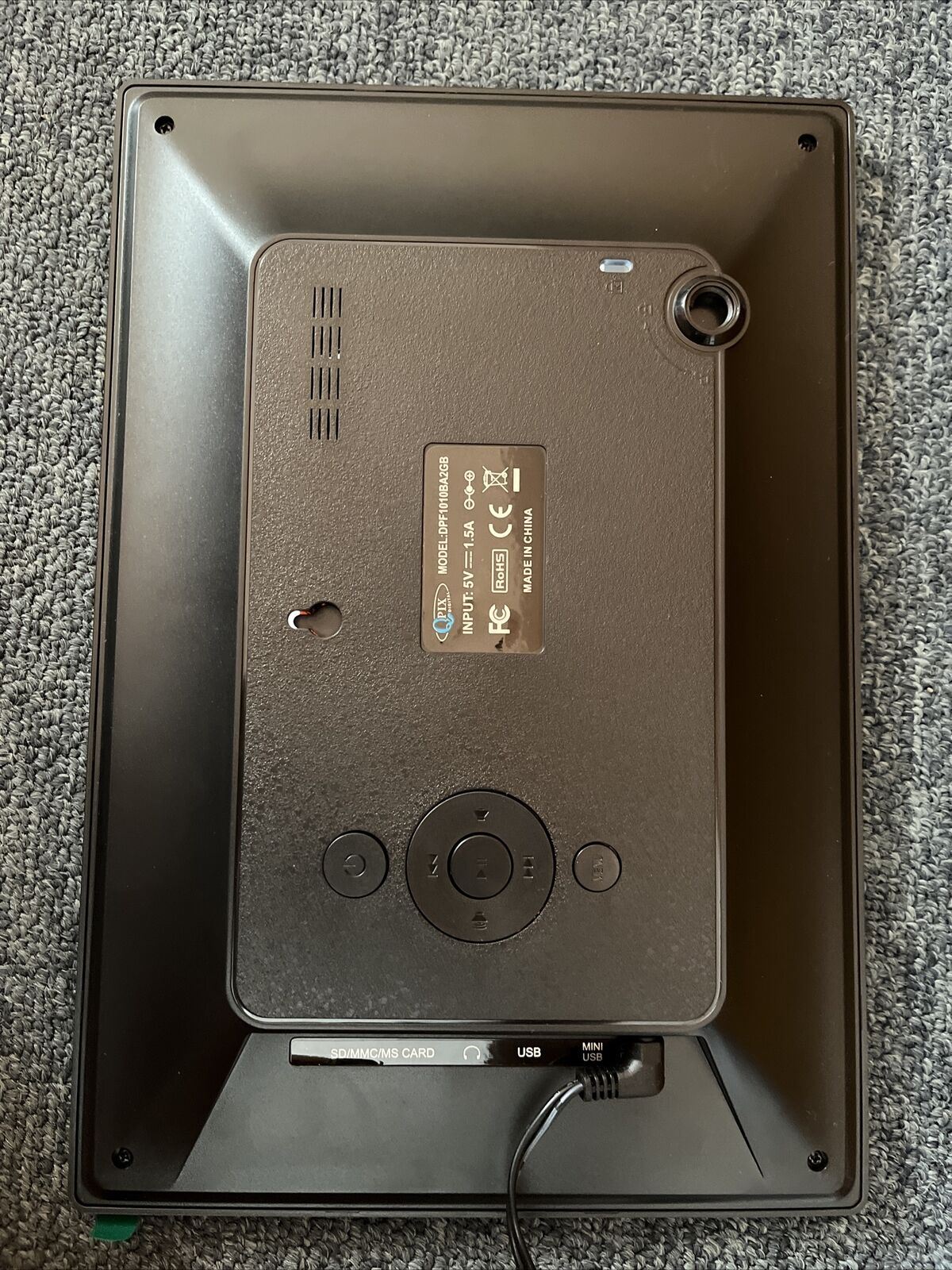 QPIX 10.1'' Digital Photo Frame MultiFunction IPS Screen Retro Unit