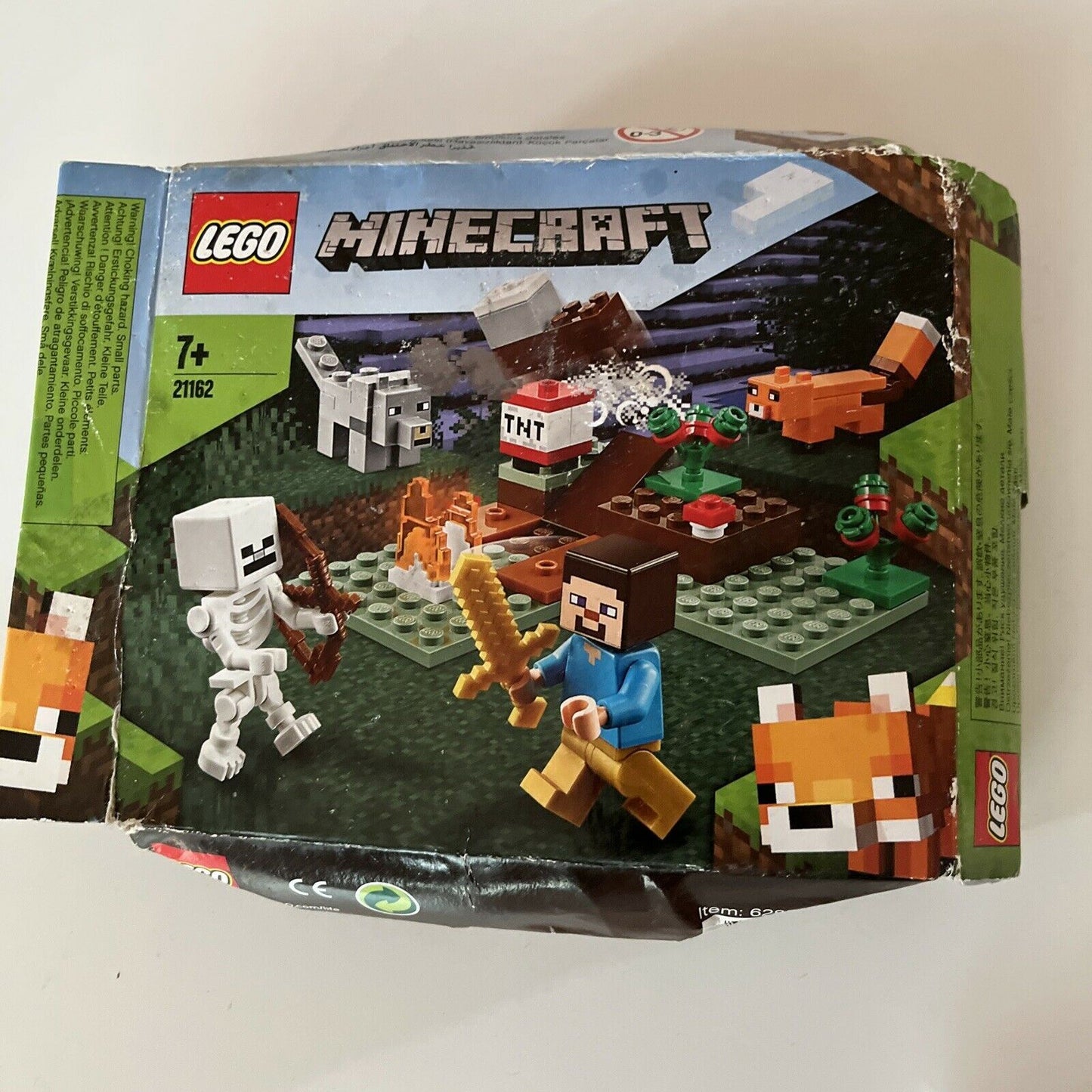 LEGO Minecraft The Taiga Adventure (21162) Unopened Packet but Box damaged