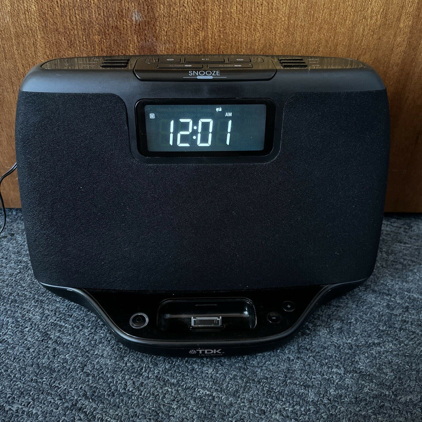 TDK Clock Radio For iPhone & iPod TCR100p FM Radio Dual Alarm Retro Unit